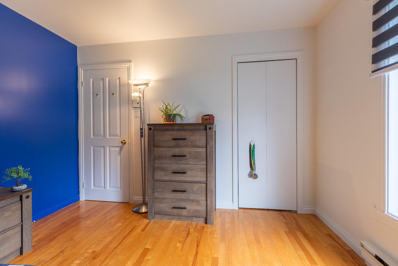 Chambre à coucher - 951 Rue Brassard, Saint-Michel-Des-Saints, QC - Indoor Photo Showing Other Room