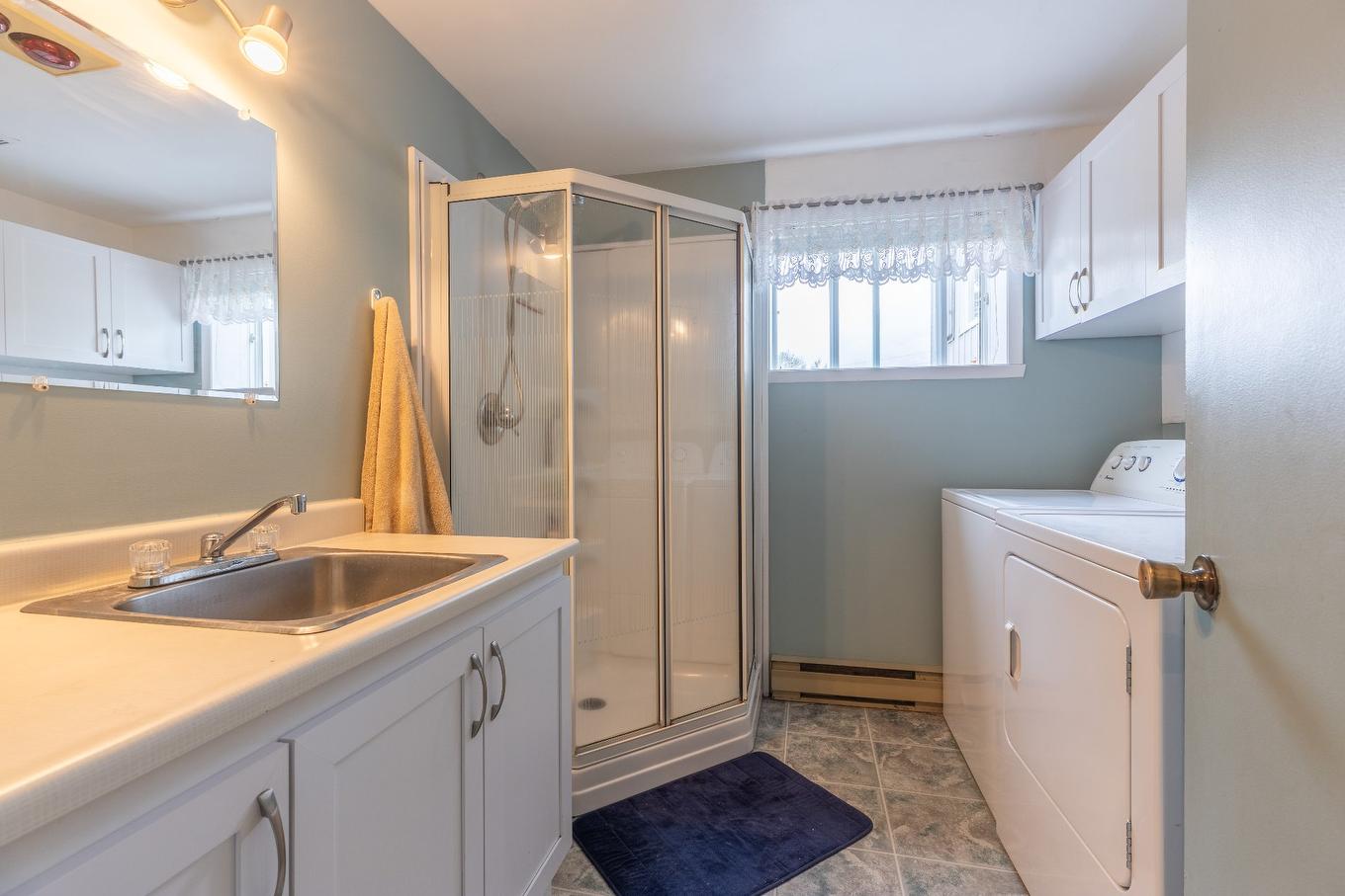 Salle de bains - 951 Rue Brassard, Saint-Michel-Des-Saints, QC - Indoor Photo Showing Laundry Room