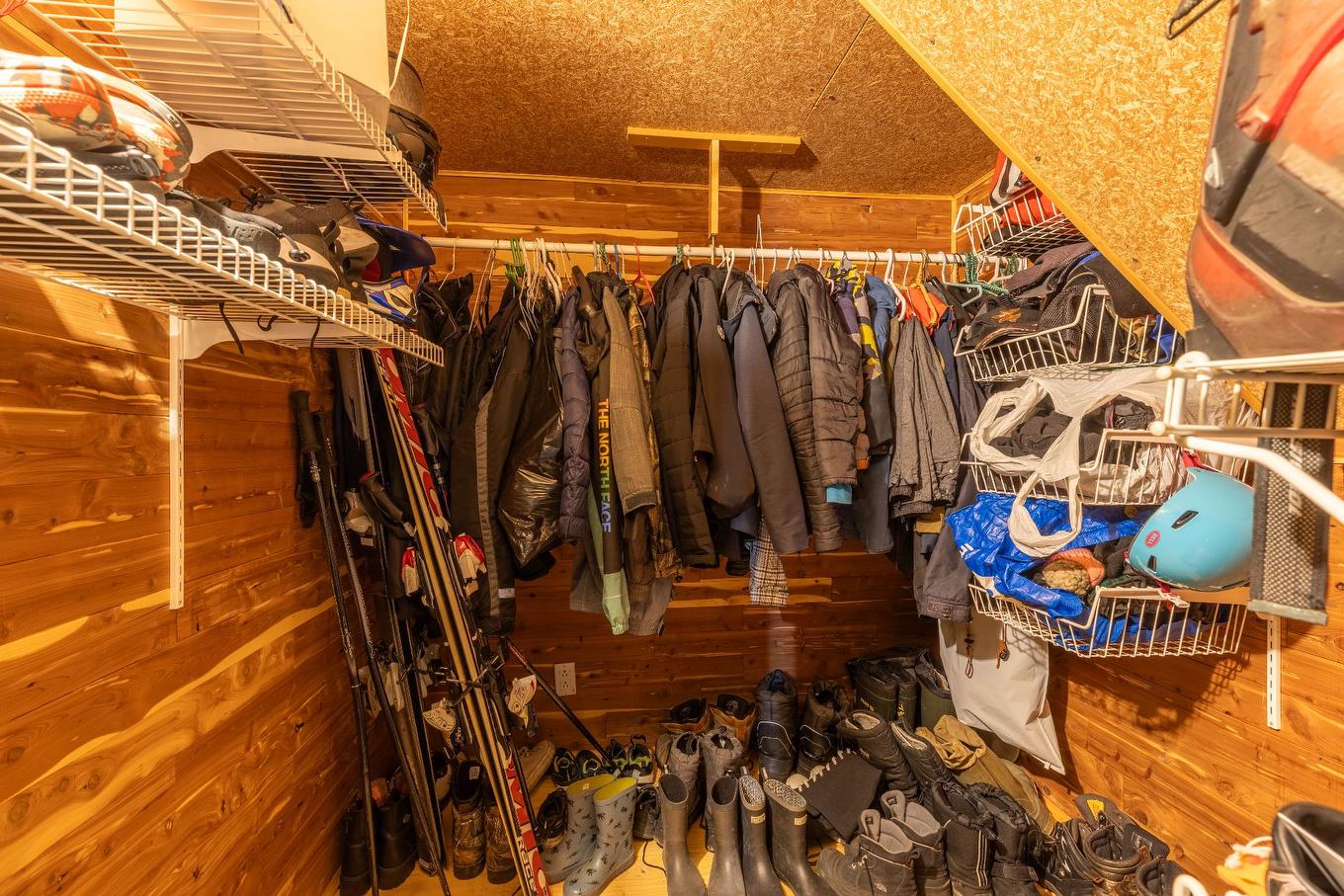 Penderie (Walk-in) - 951 Rue Brassard, Saint-Michel-Des-Saints, QC - Indoor Photo Showing Other Room