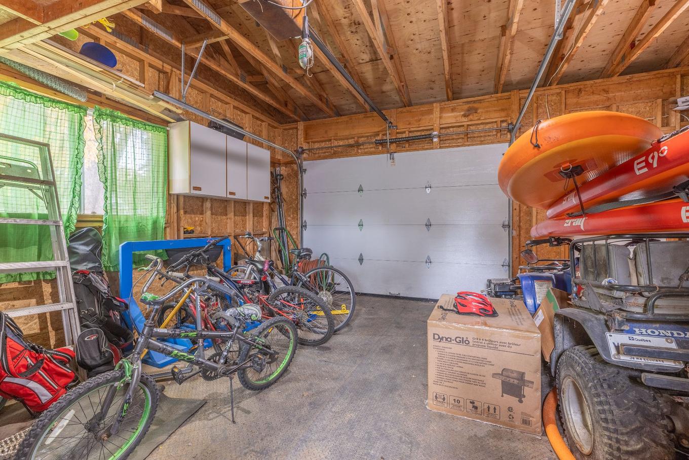 Garage - 951 Rue Brassard, Saint-Michel-Des-Saints, QC - Indoor Photo Showing Garage