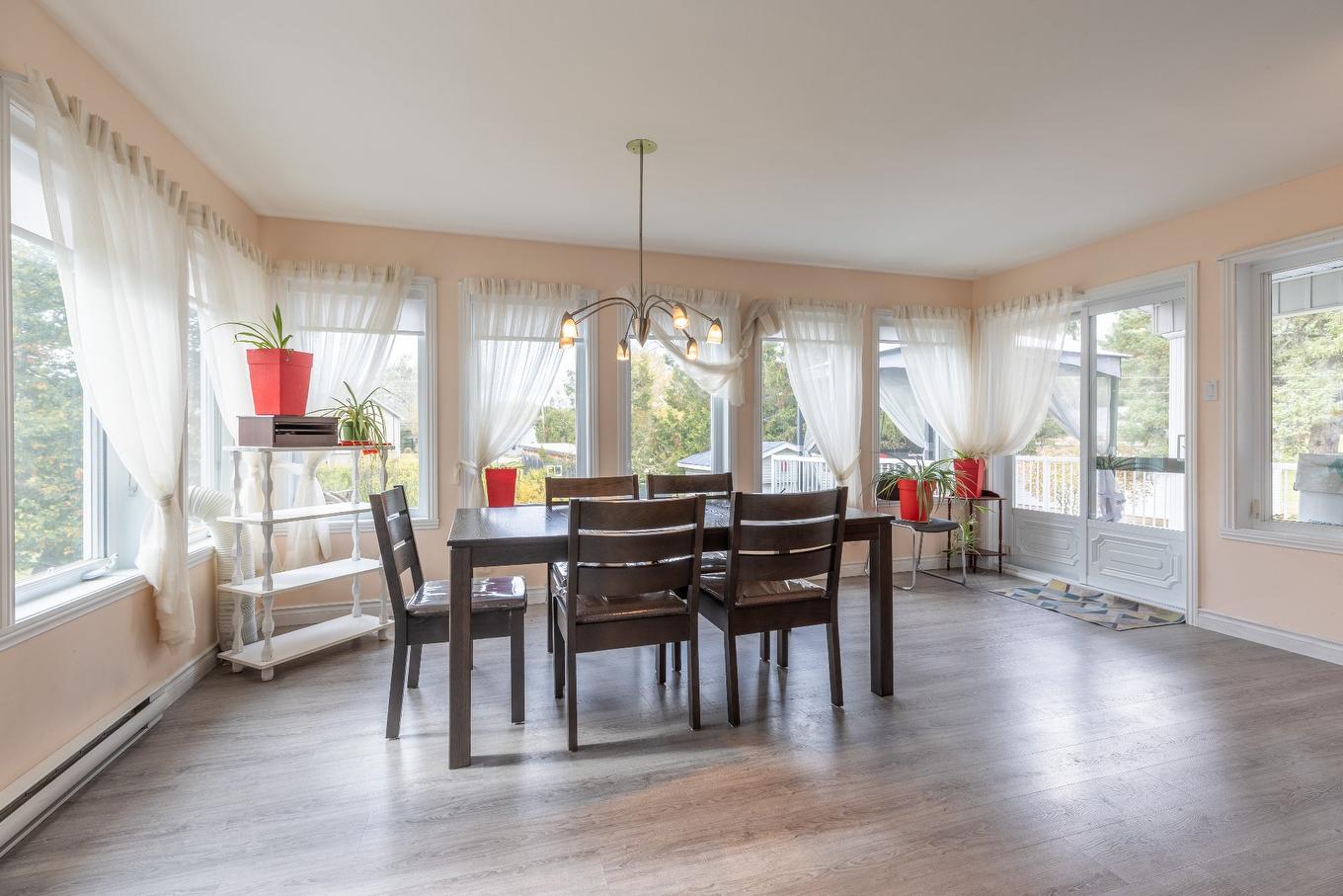 Salle à manger - 951 Rue Brassard, Saint-Michel-Des-Saints, QC - Indoor Photo Showing Dining Room