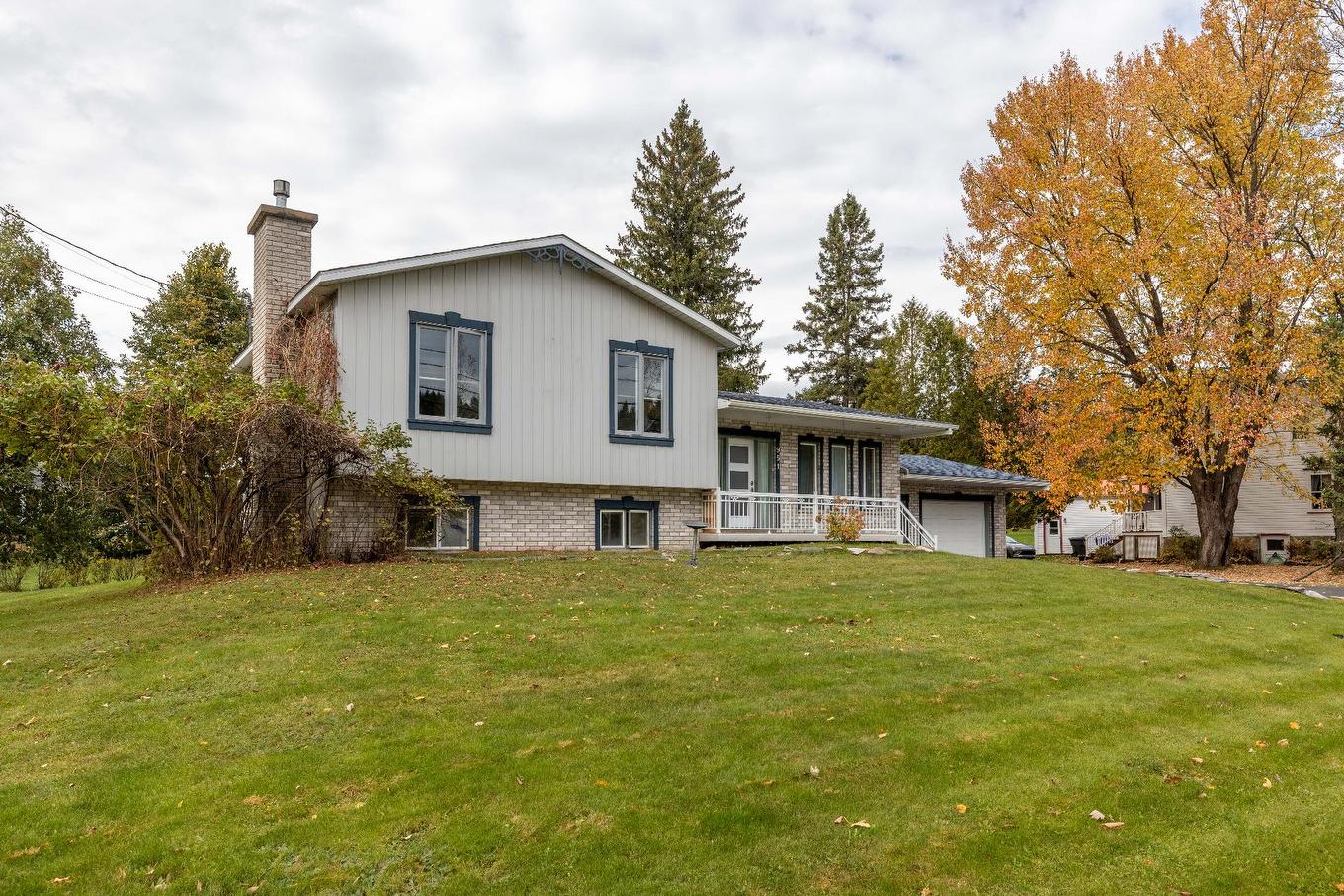 Façade - 951 Rue Brassard, Saint-Michel-Des-Saints, QC - Outdoor