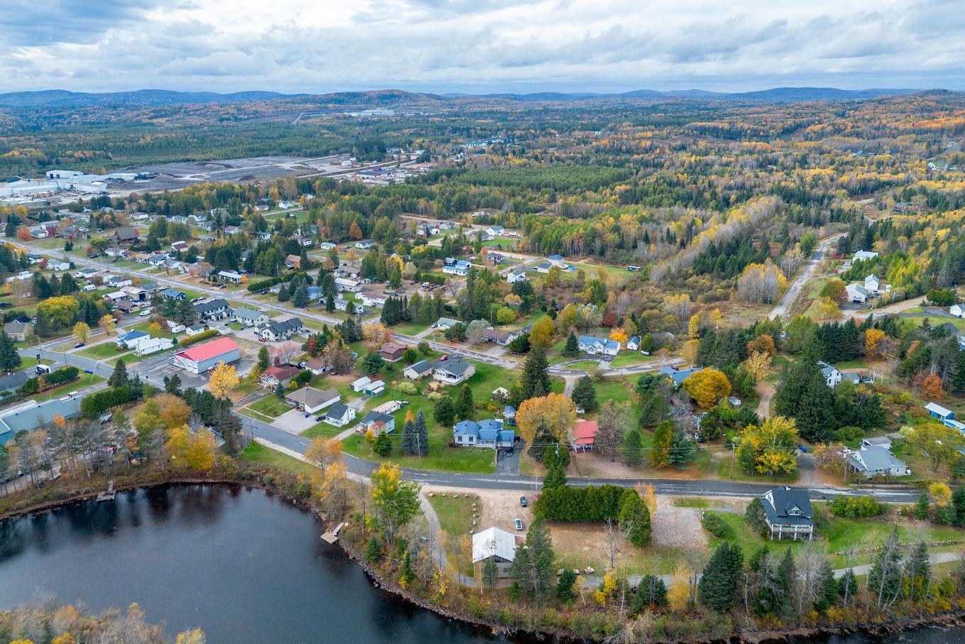 Photo aérienne - 951 Rue Brassard, Saint-Michel-Des-Saints, QC - Outdoor With View