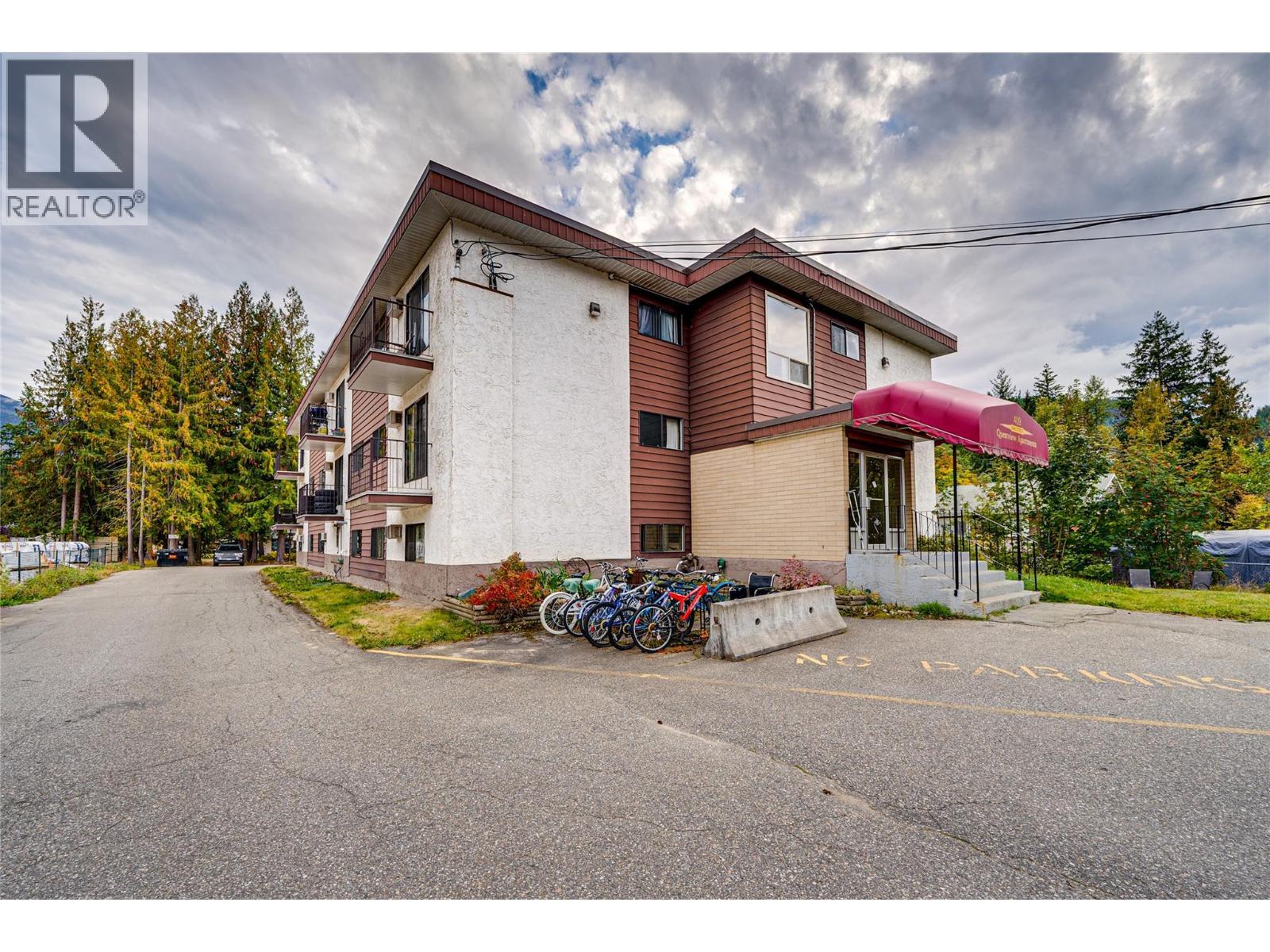 409 Main Street Unit# 206, Sicamous, BC - Outdoor