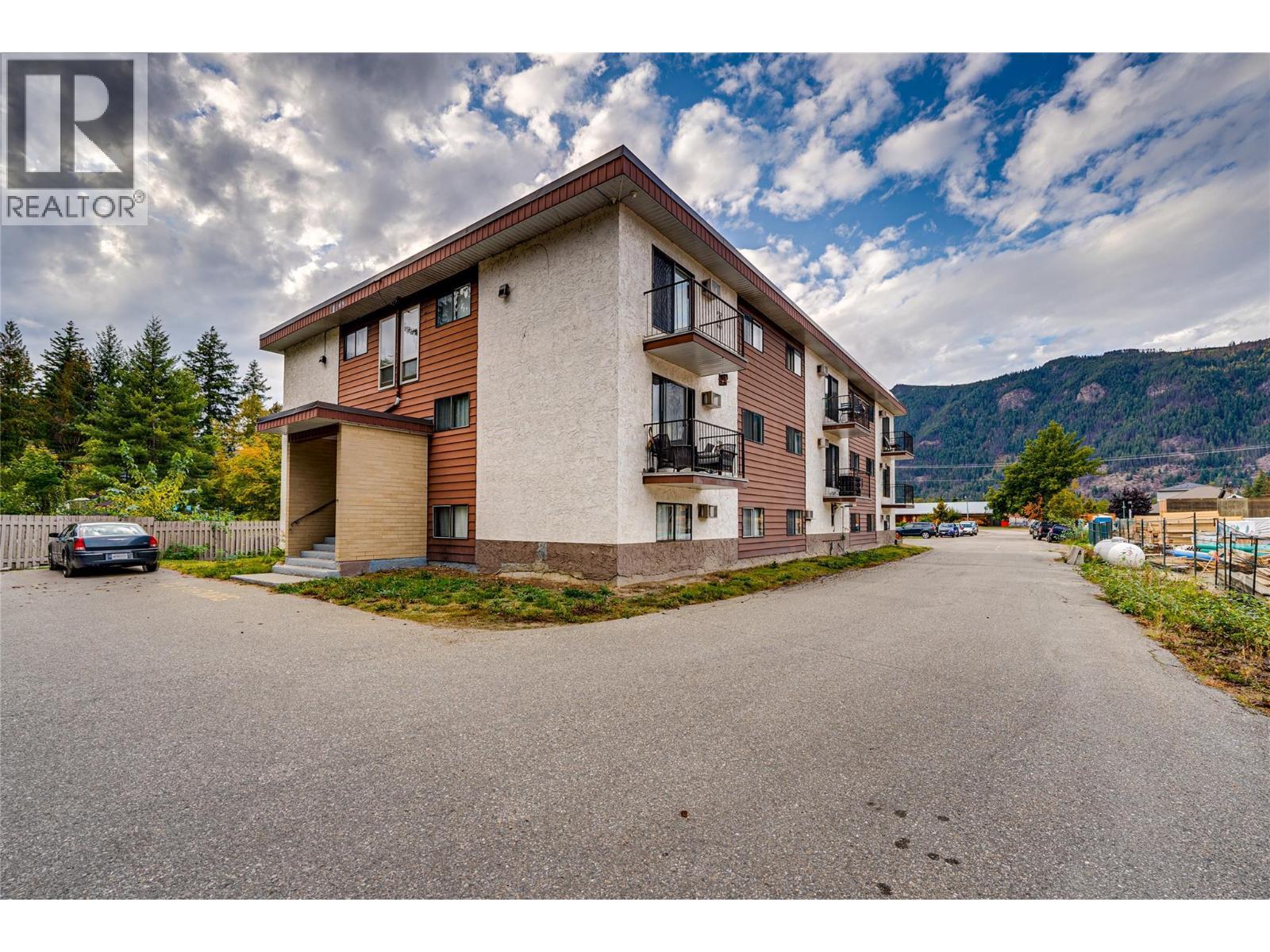 409 Main Street Unit# 206, Sicamous, BC - Outdoor With Balcony