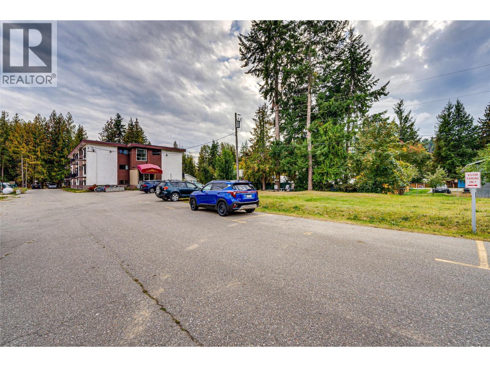 409 Main Street Unit# 206, Sicamous, BC - Outdoor