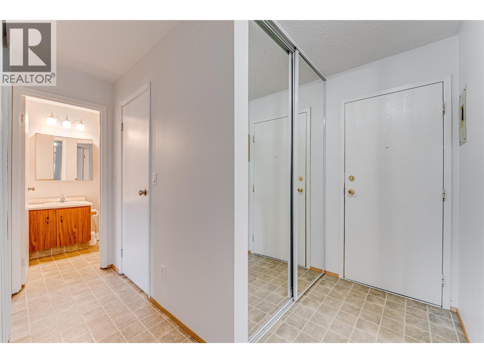 409 Main Street Unit# 206, Sicamous, BC - Indoor Photo Showing Other Room