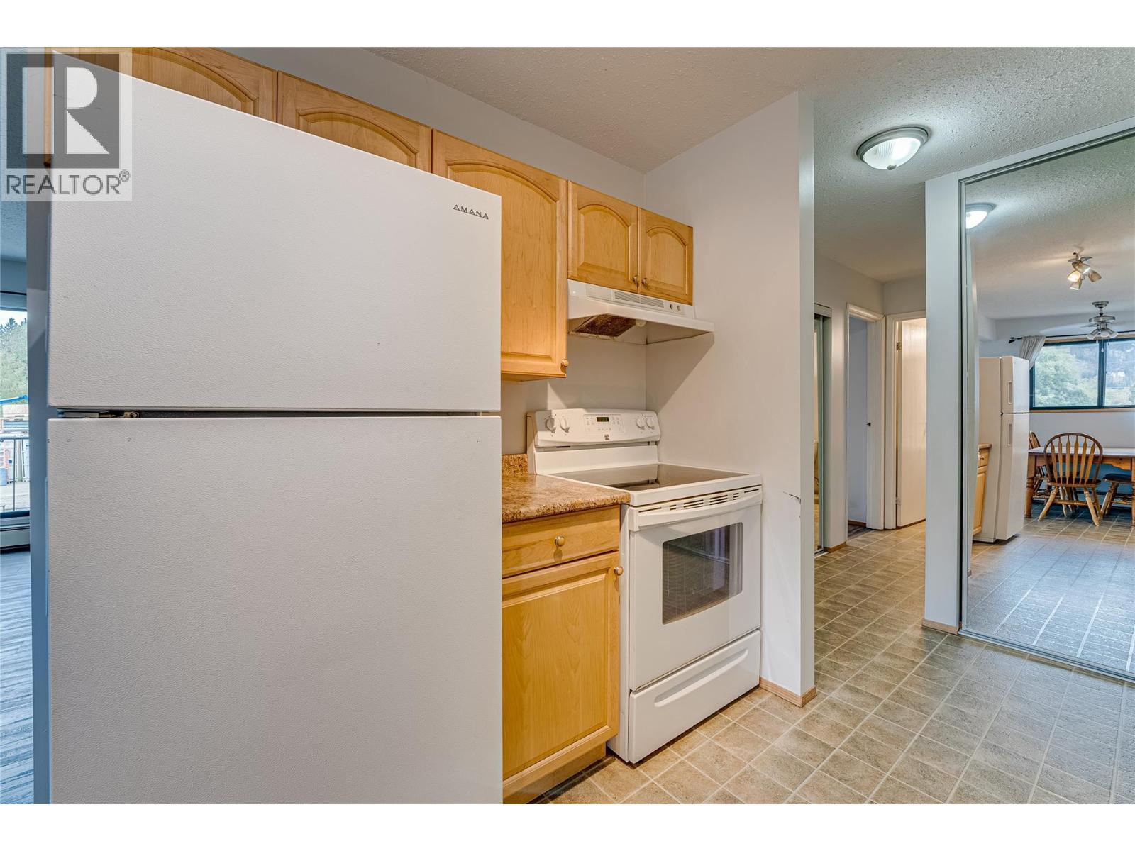 409 Main Street Unit# 206, Sicamous, BC - Indoor Photo Showing Kitchen
