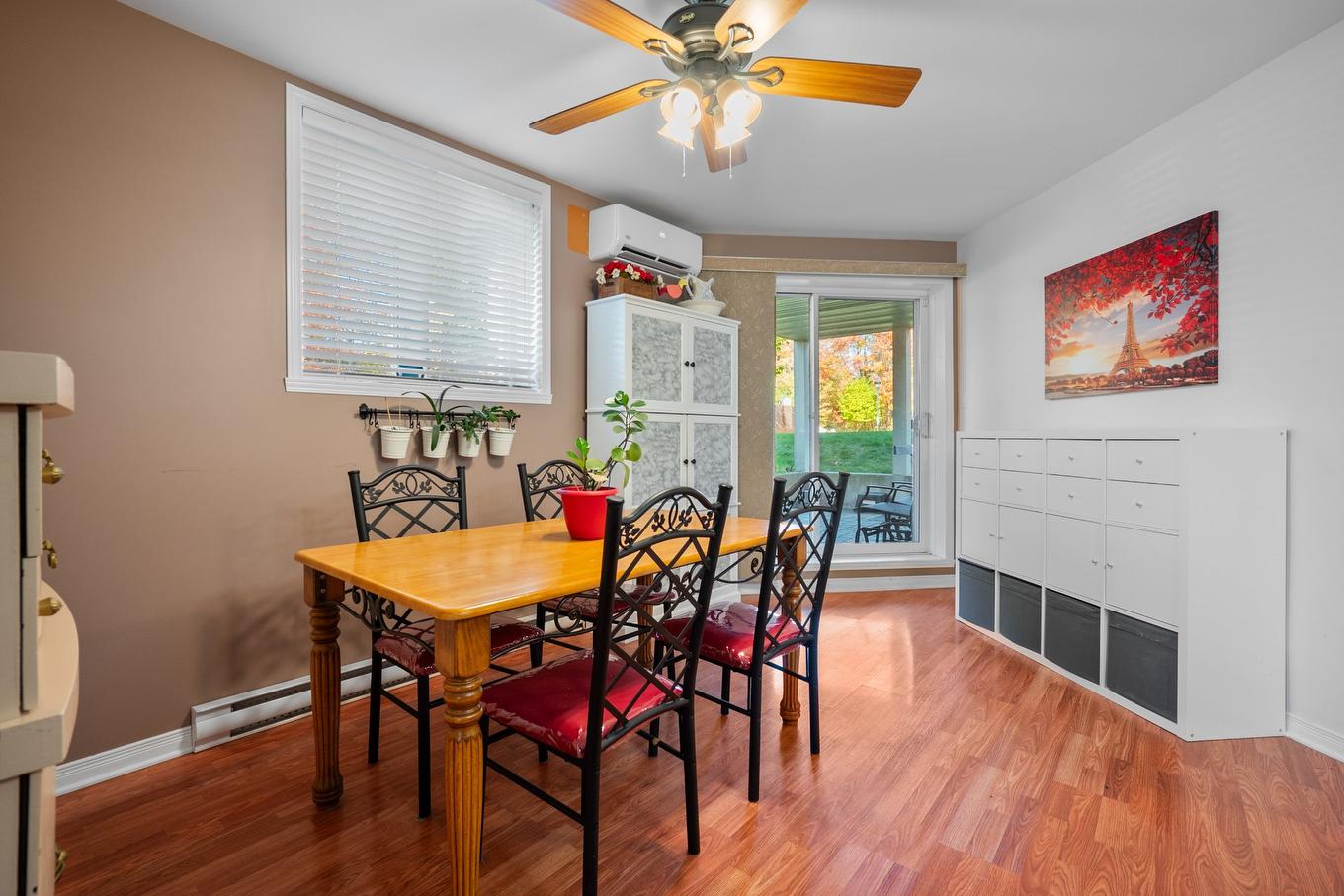 Salle à manger - 2160 Rue Marianne-Baby, Chambly, QC - Indoor Photo Showing Dining Room