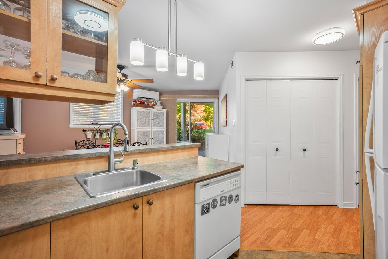 Cuisine - 2160 Rue Marianne-Baby, Chambly, QC - Indoor Photo Showing Kitchen