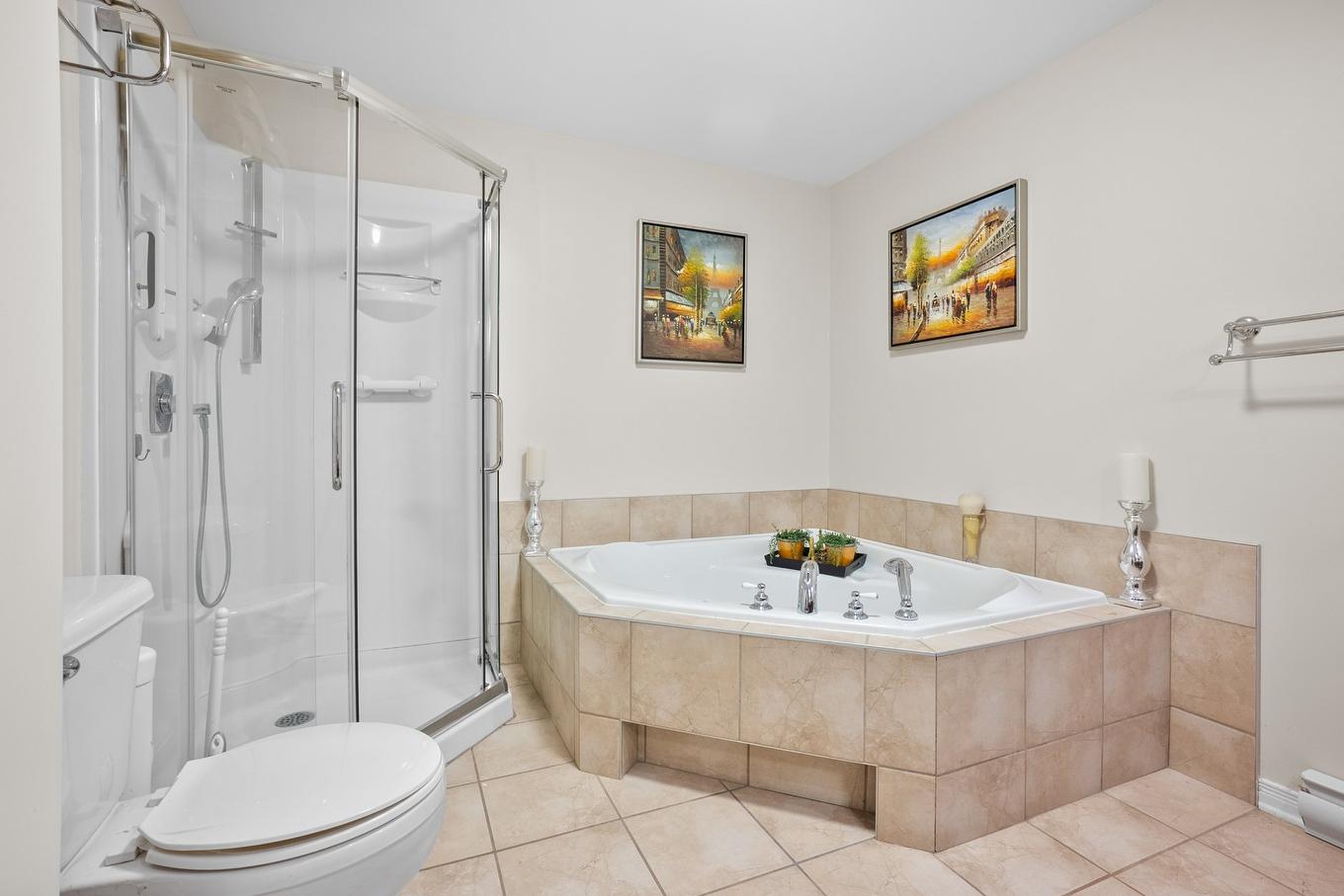 Salle de bains - 2160 Rue Marianne-Baby, Chambly, QC - Indoor Photo Showing Bathroom