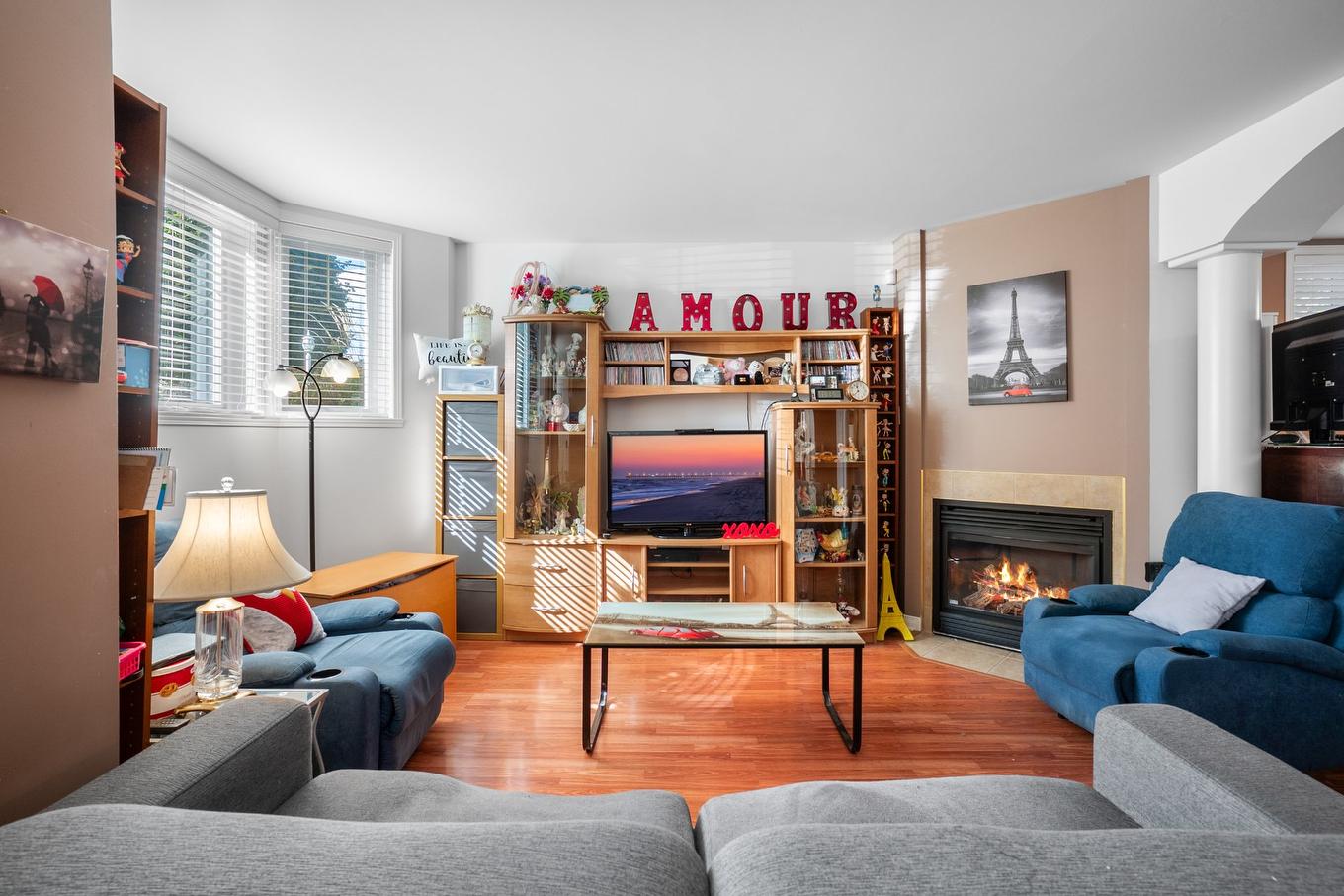 Salon - 2160 Rue Marianne-Baby, Chambly, QC - Indoor Photo Showing Living Room With Fireplace