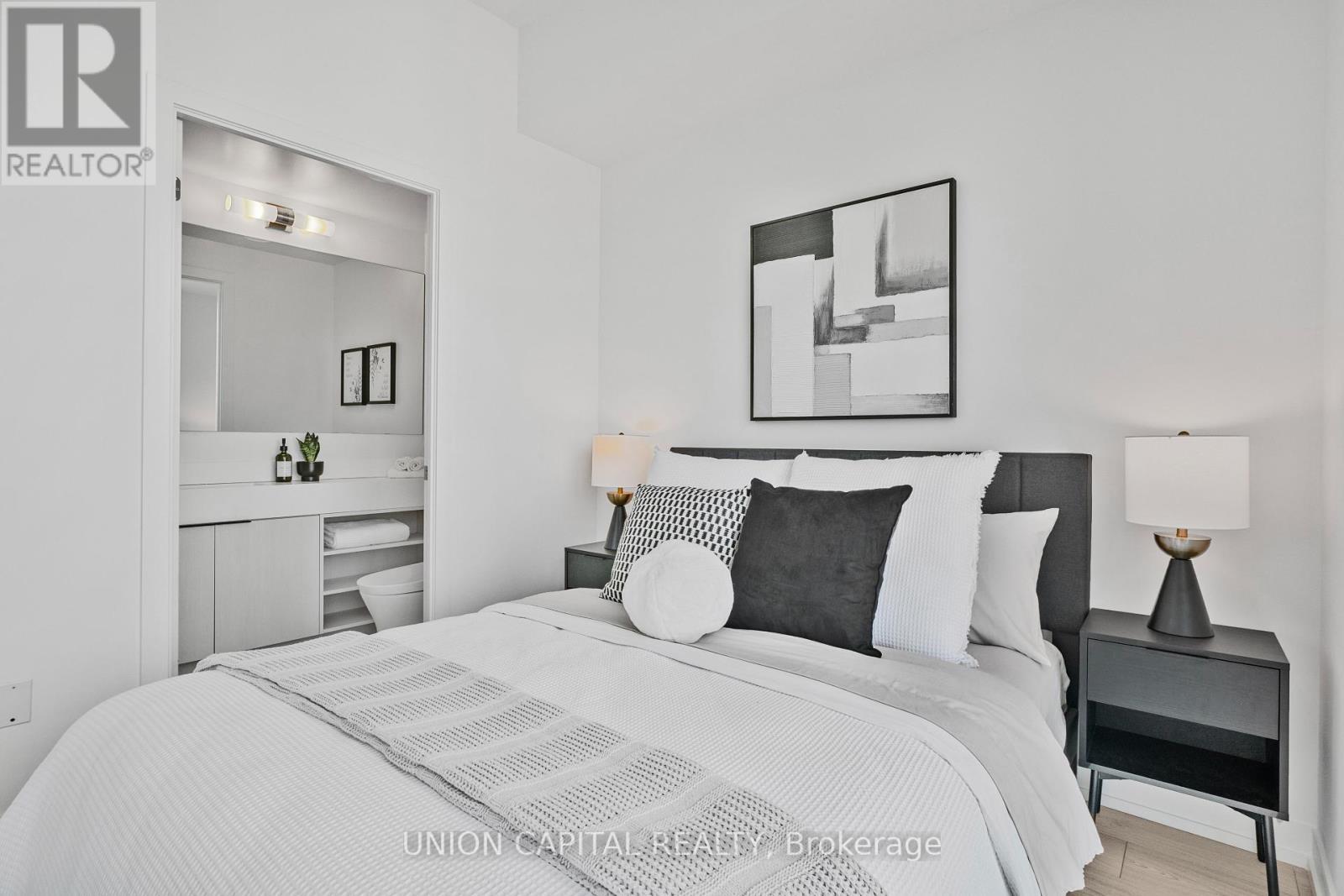 3517 - 82 Dalhousie Street, Toronto, ON - Indoor Photo Showing Bedroom