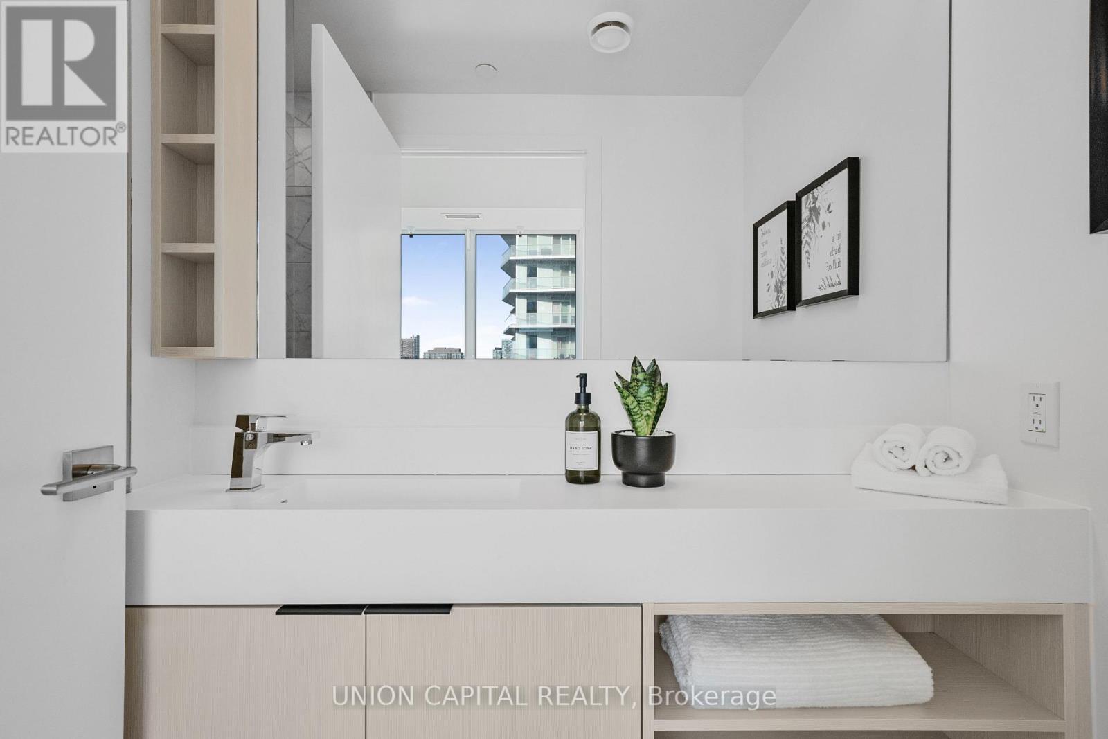 3517 - 82 Dalhousie Street, Toronto, ON -