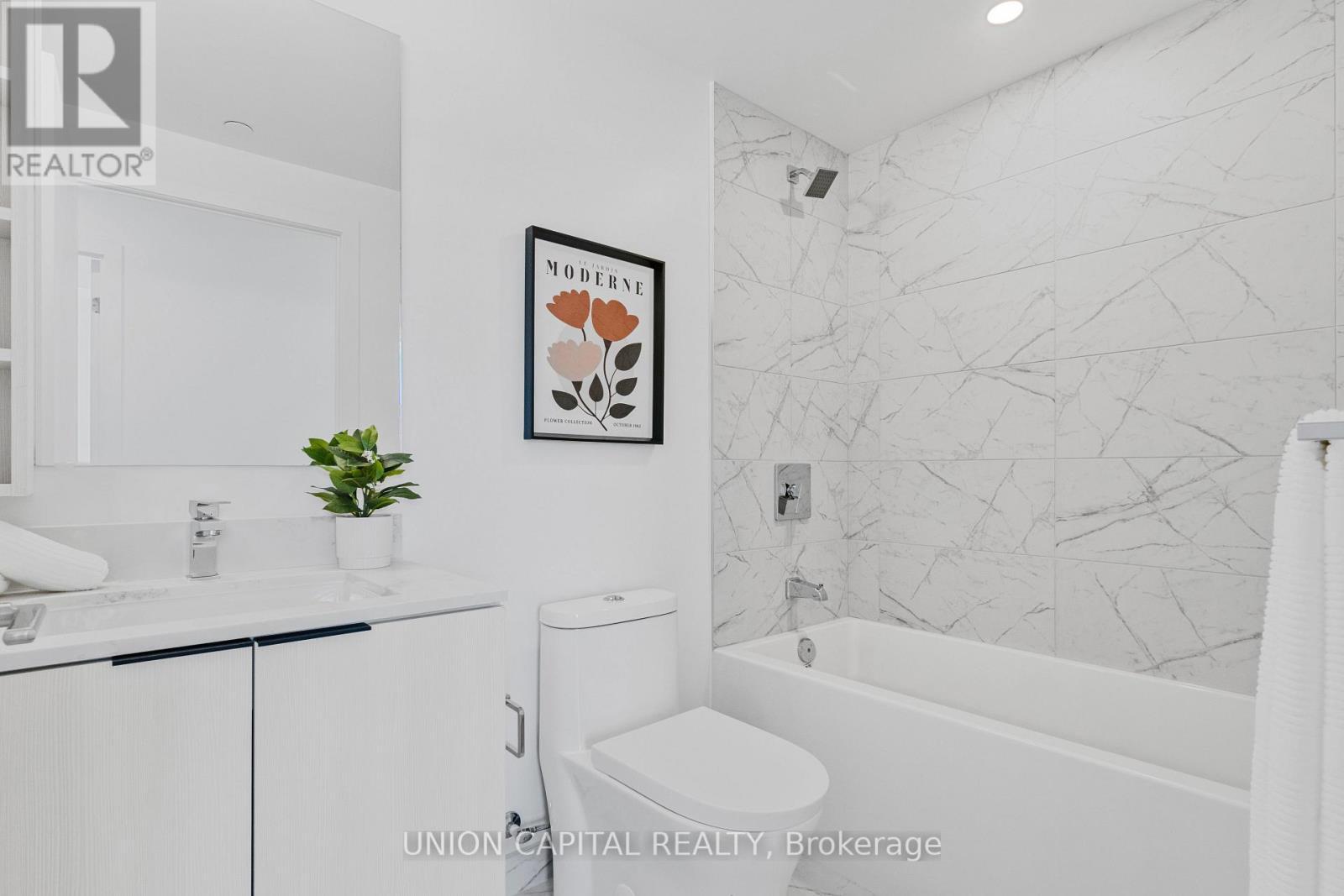 3517 - 82 Dalhousie Street, Toronto, ON - Indoor Photo Showing Bathroom