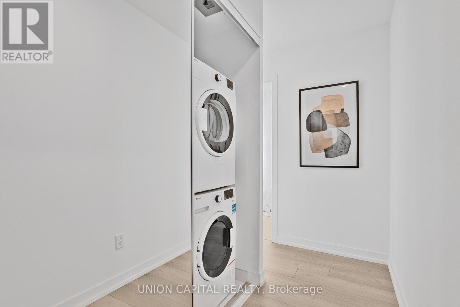 3517 - 82 Dalhousie Street, Toronto, ON - Indoor Photo Showing Laundry Room