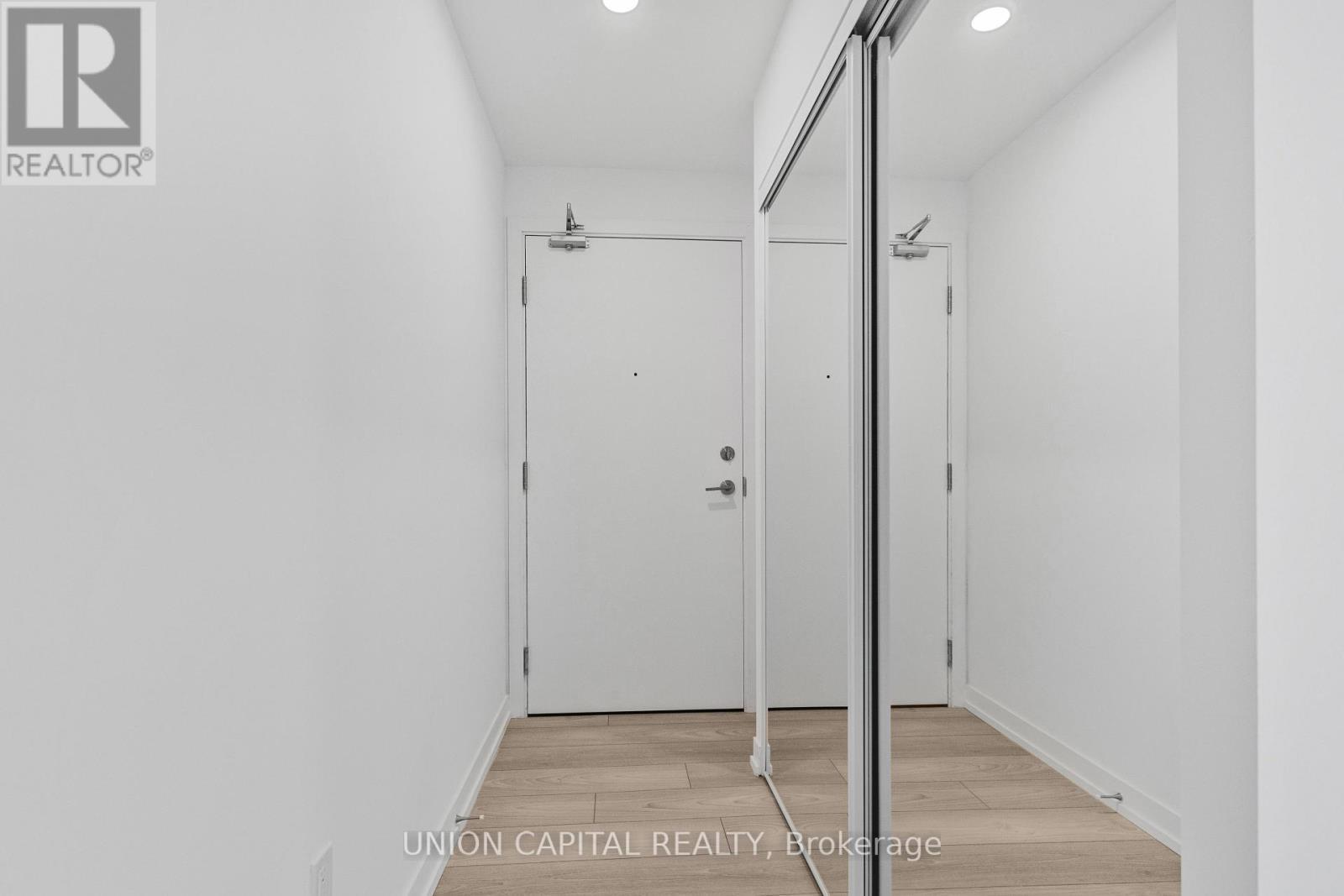 3517 - 82 Dalhousie Street, Toronto, ON - Indoor Photo Showing Other Room