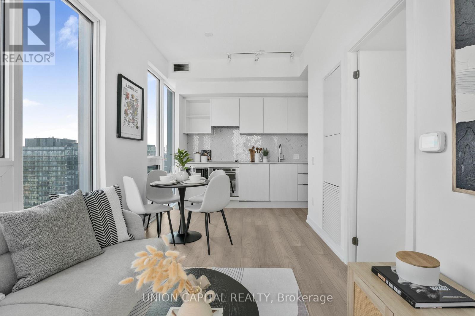 3517 - 82 Dalhousie Street, Toronto, ON - Indoor