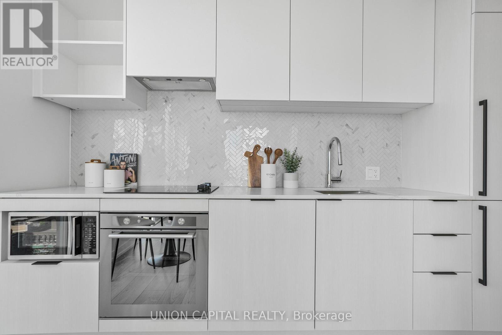 3517 - 82 Dalhousie Street, Toronto, ON - Photo Showing Kitchen