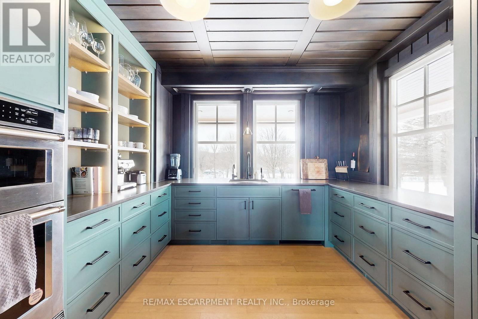 485 Concession 5 Road E, Hamilton, ON - Indoor Photo Showing Kitchen