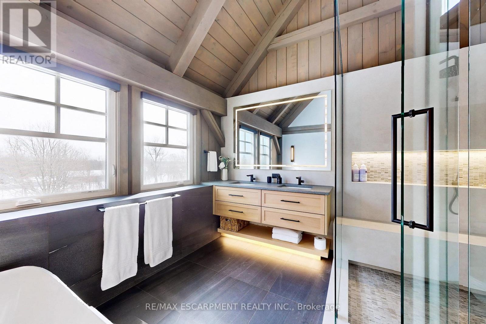 485 Concession 5 Road E, Hamilton, ON - Indoor