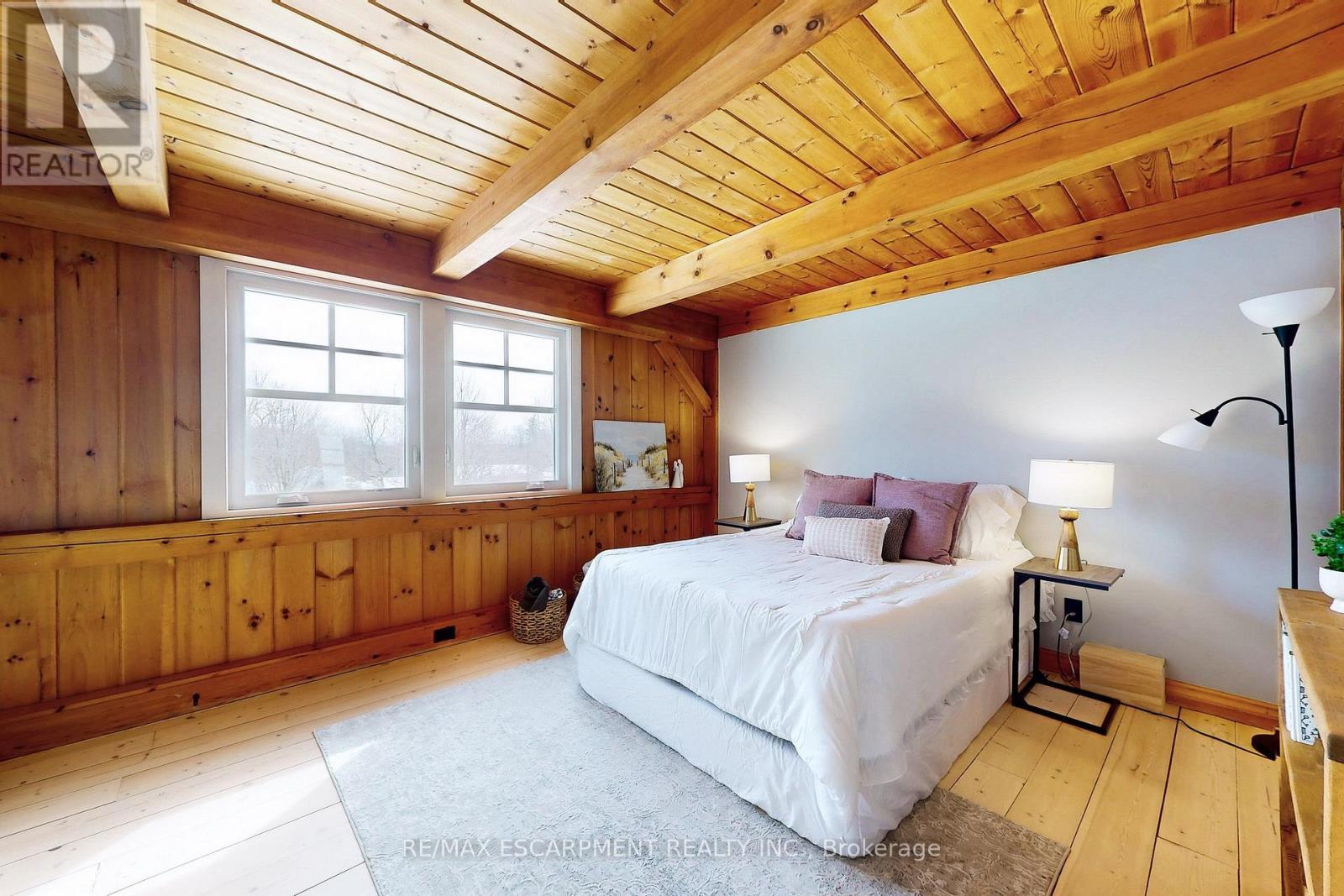 485 Concession 5 Road E, Hamilton, ON - Indoor Photo Showing Bedroom