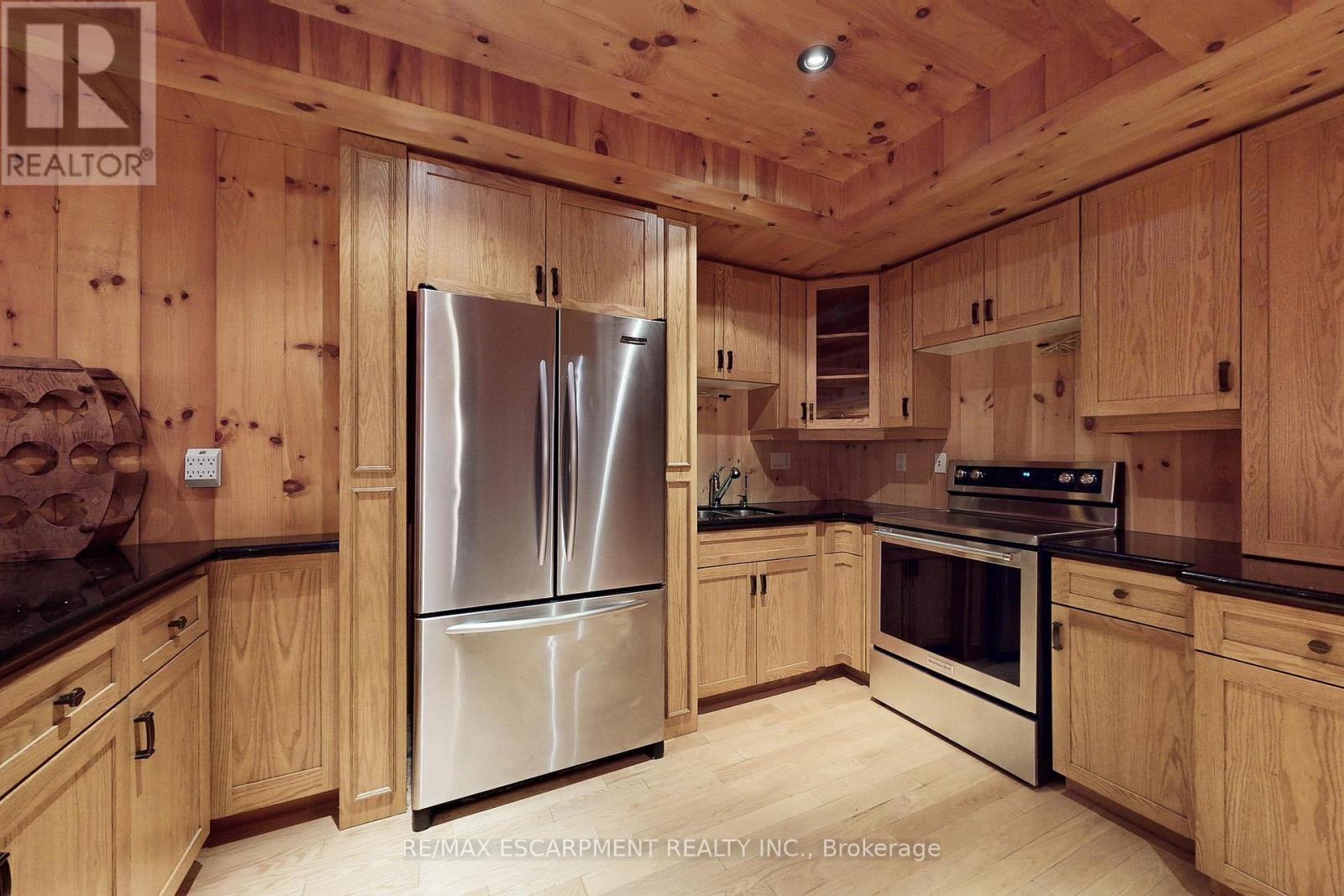 485 Concession 5 Road E, Hamilton, ON - Indoor Photo Showing Kitchen