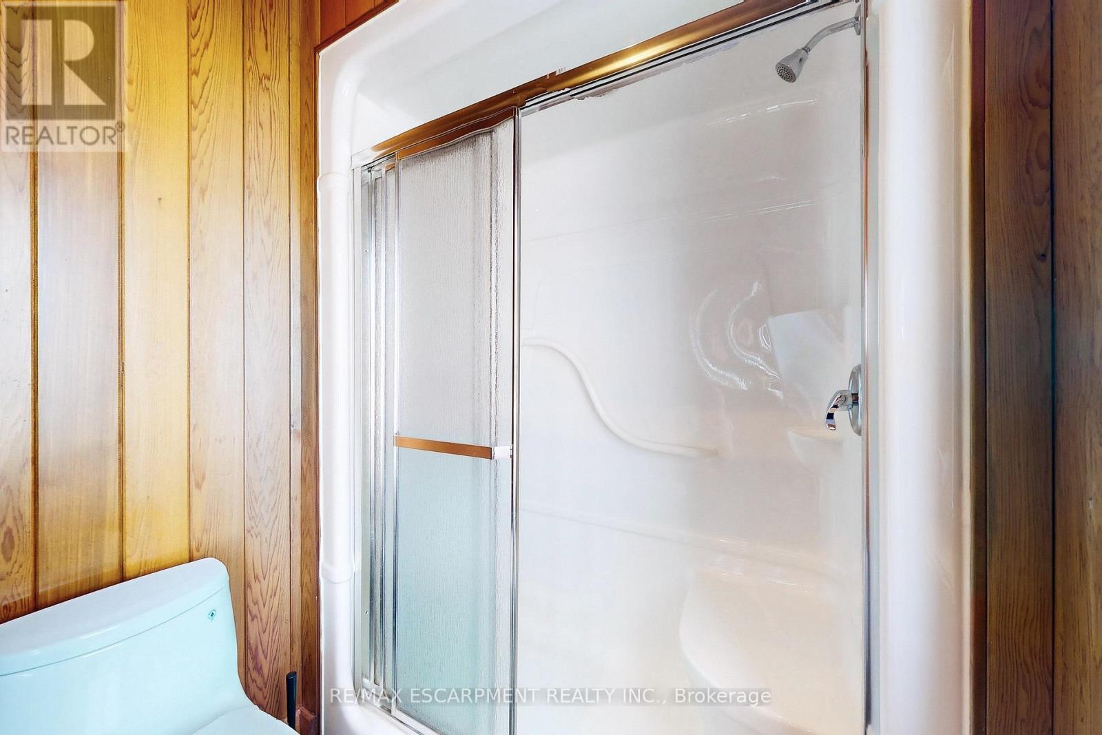 485 Concession 5 Road E, Hamilton, ON - Indoor Photo Showing Bathroom