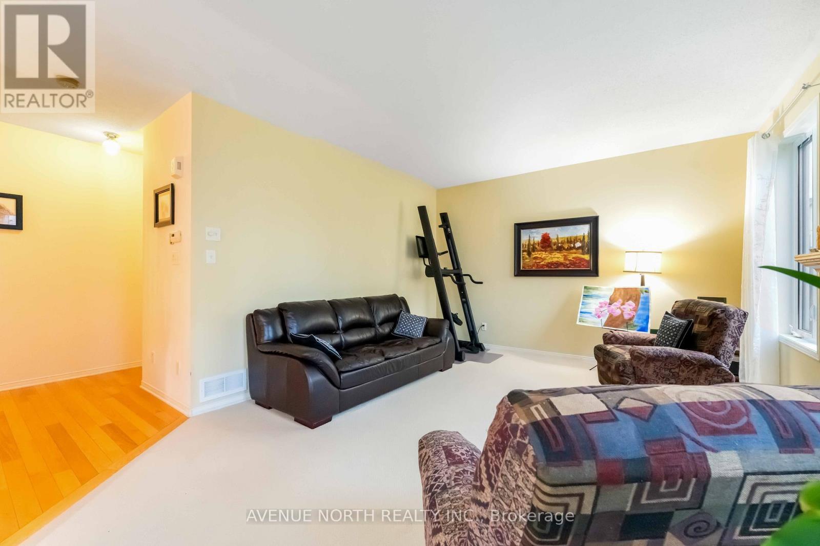 23 Hearthstone Place, Ottawa, ON - Indoor Photo Showing Bedroom