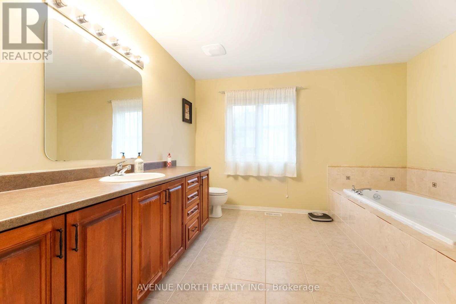 23 Hearthstone Place, Ottawa, ON - Indoor Photo Showing Bathroom