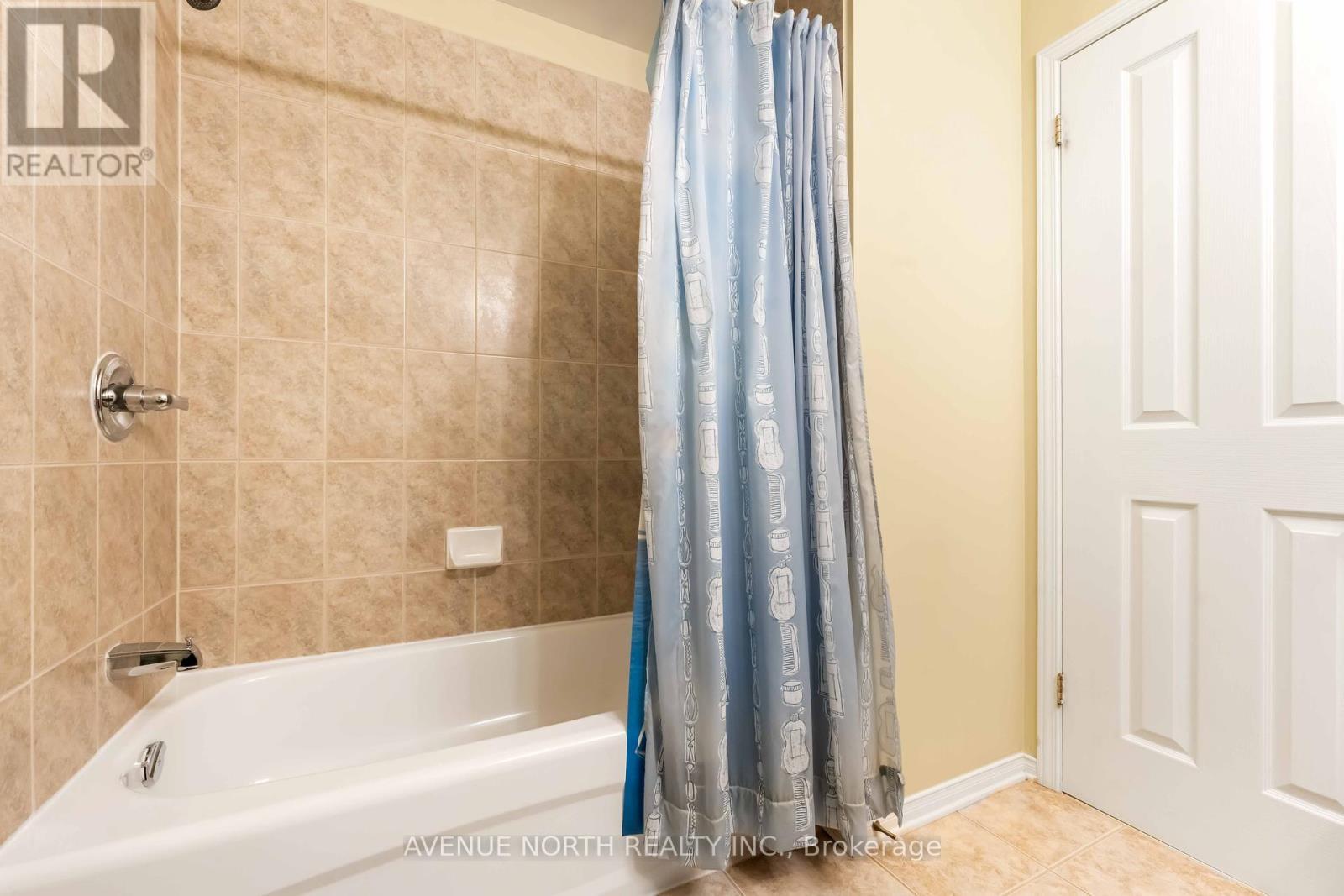 23 Hearthstone Place, Ottawa, ON - Indoor Photo Showing Bathroom