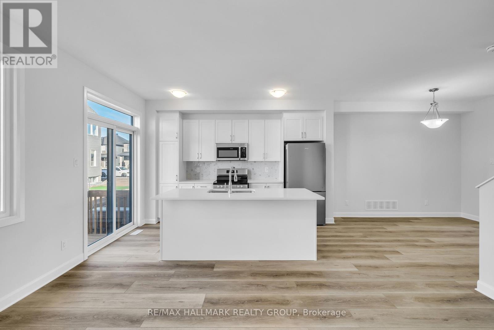 2526 Esprit Drive, Ottawa, ON - Indoor Photo Showing Kitchen