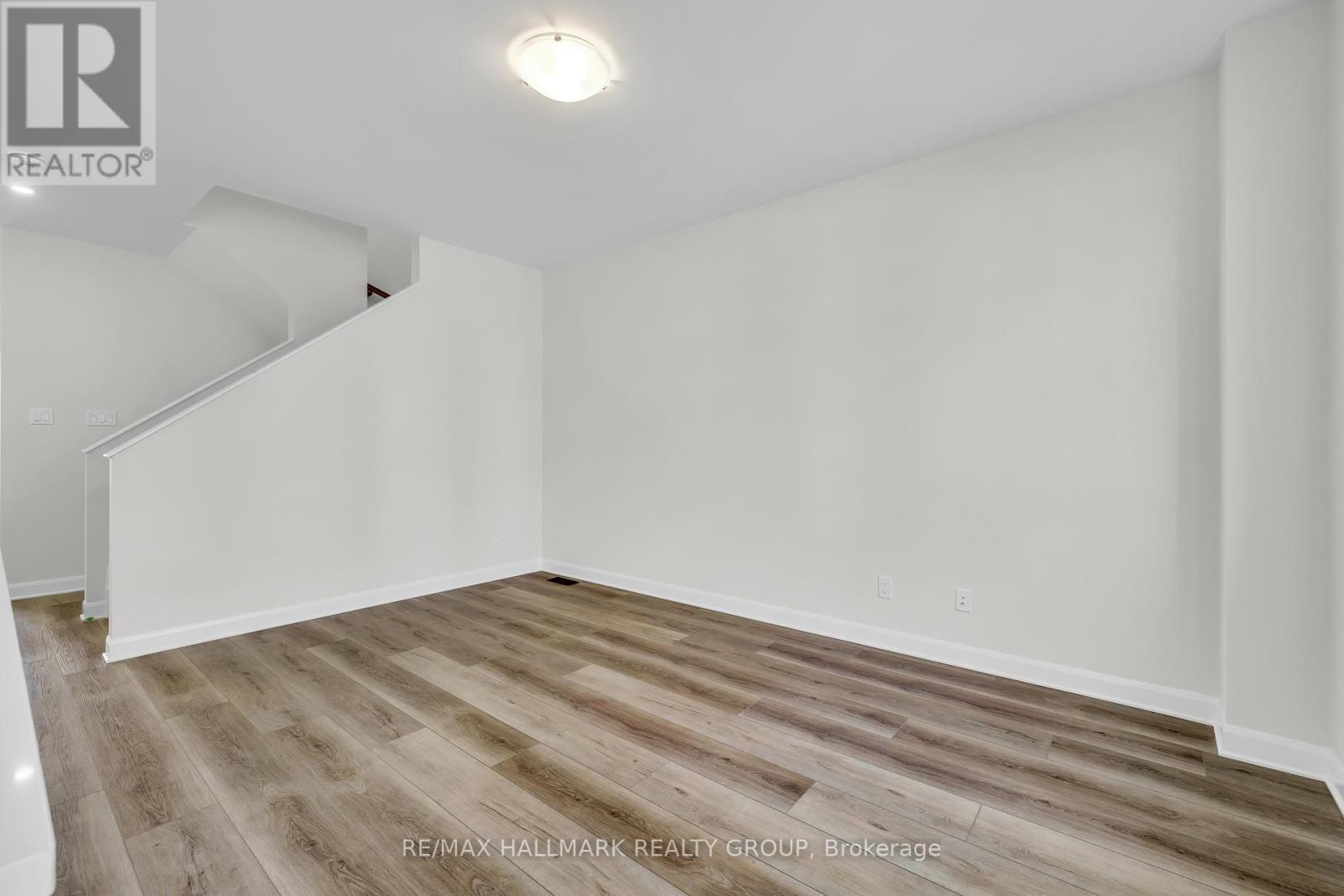 2526 Esprit Drive, Ottawa, ON - Indoor Photo Showing Other Room