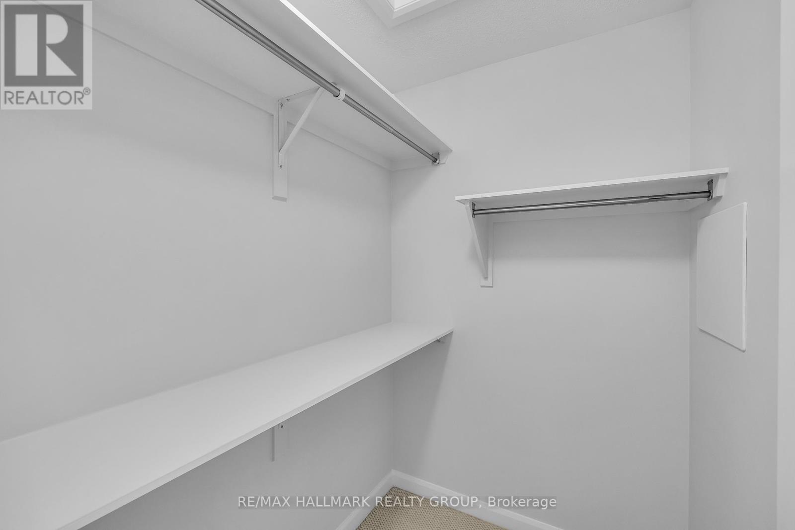 2526 Esprit Drive, Ottawa, ON - Indoor With Storage