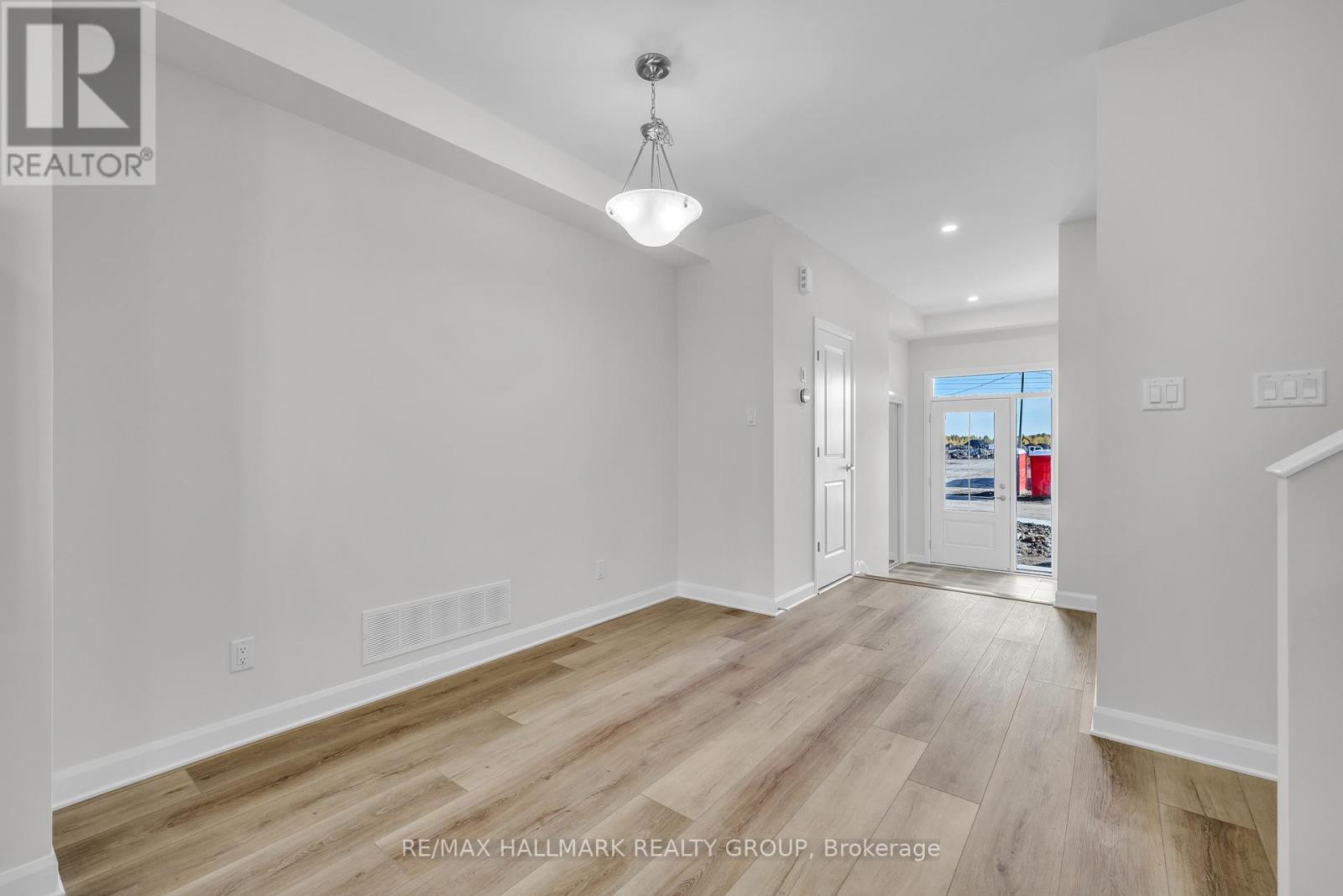 2526 Esprit Drive, Ottawa, ON - Indoor Photo Showing Other Room