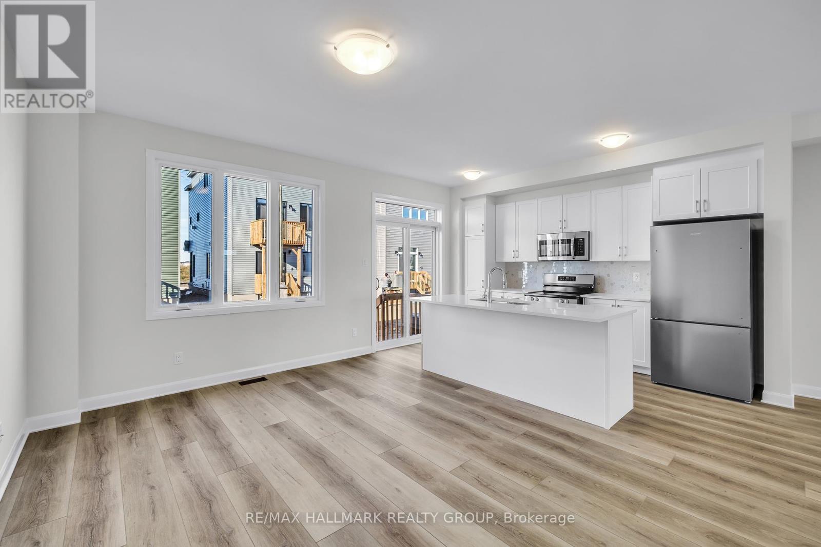 2526 Esprit Drive, Ottawa, ON - Indoor Photo Showing Kitchen