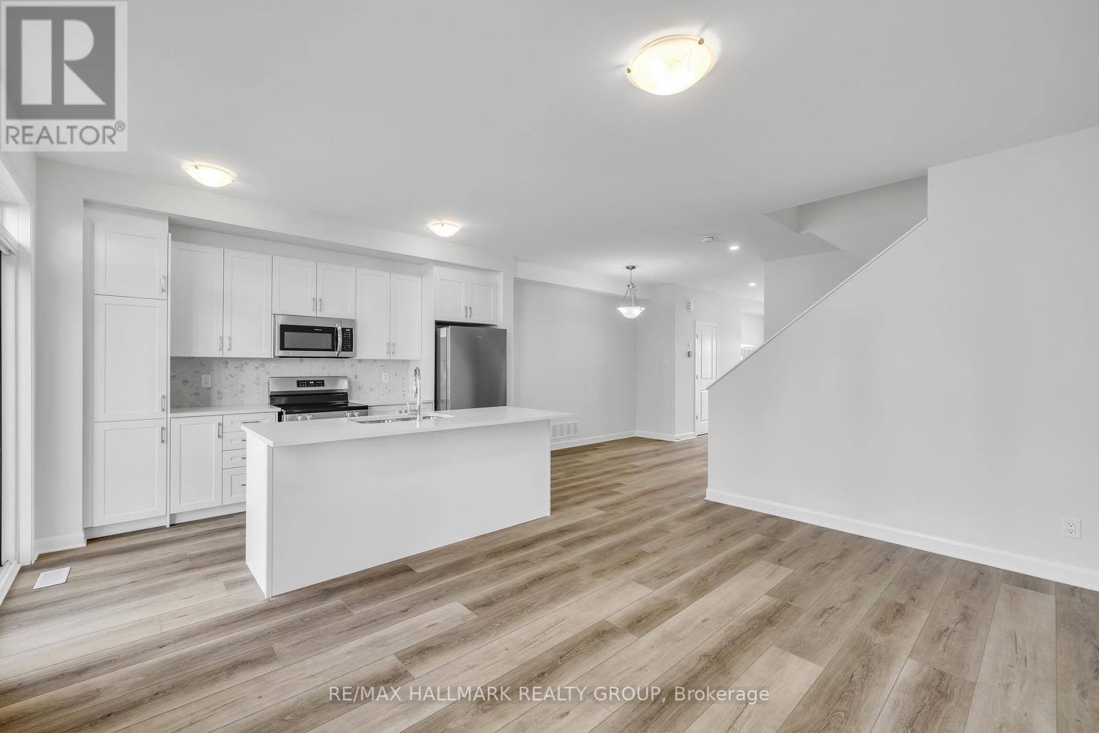 2526 Esprit Drive, Ottawa, ON - Indoor Photo Showing Kitchen