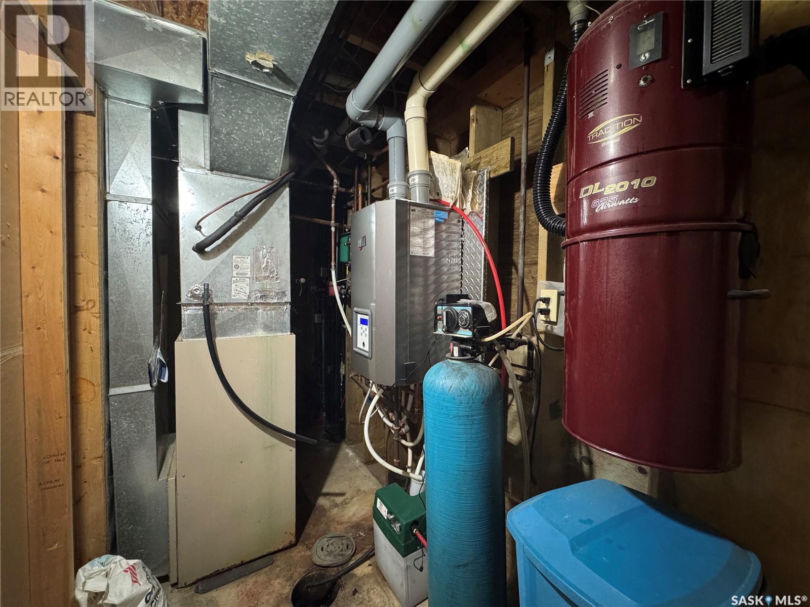 616 3Rd Street E, Spiritwood, SK - Indoor Photo Showing Basement