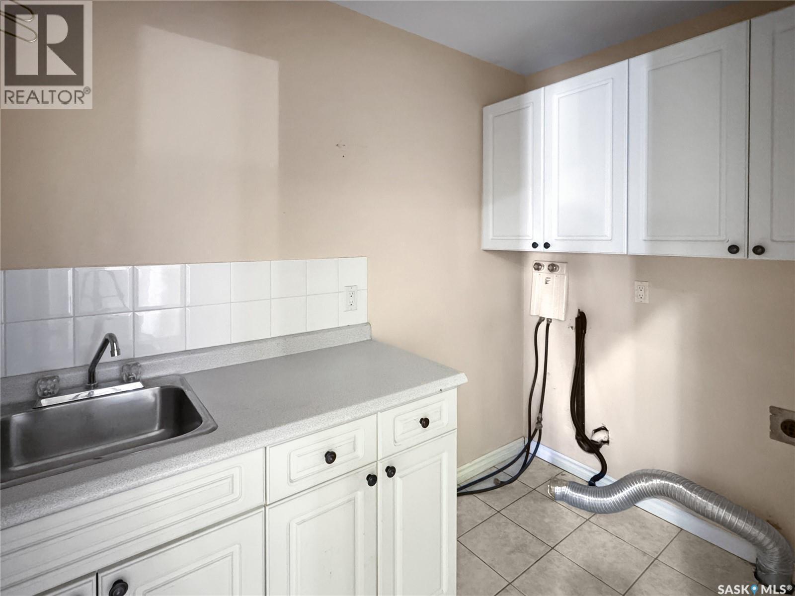 616 3Rd Street E, Spiritwood, SK - Indoor Photo Showing Kitchen