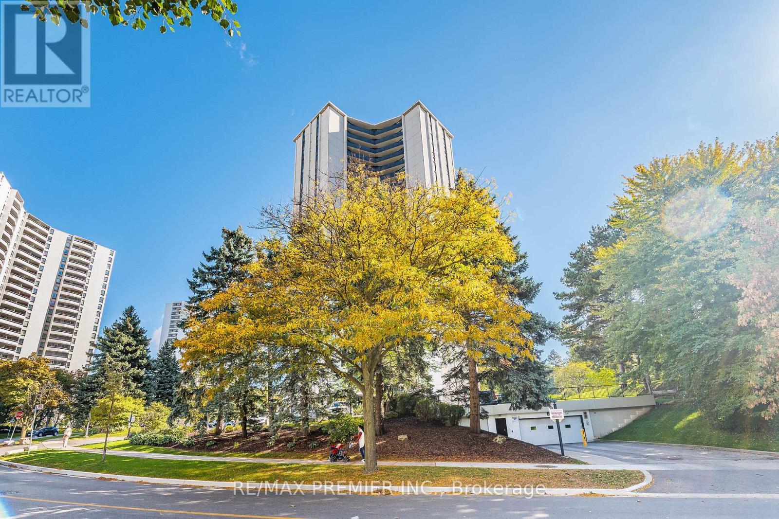 2308 - 75 Graydon Hall Drive, Toronto, ON - Outdoor With Facade