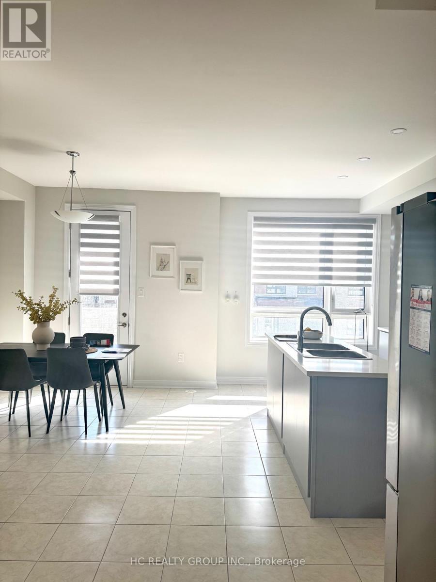 112 Robert Eaton Avenue W, Markham, ON - Indoor Photo Showing Other Room