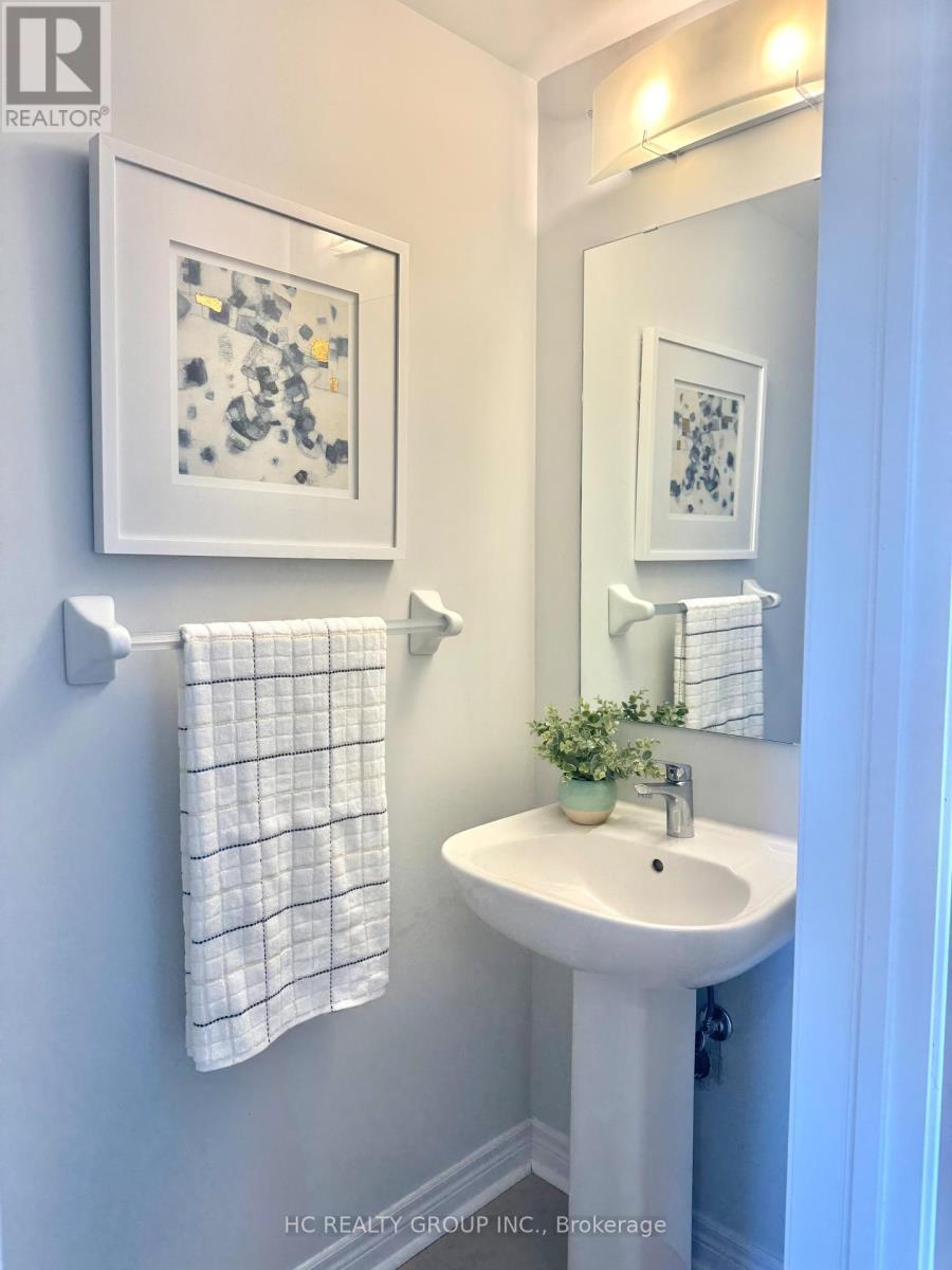 112 Robert Eaton Avenue W, Markham, ON - Indoor Photo Showing Bathroom