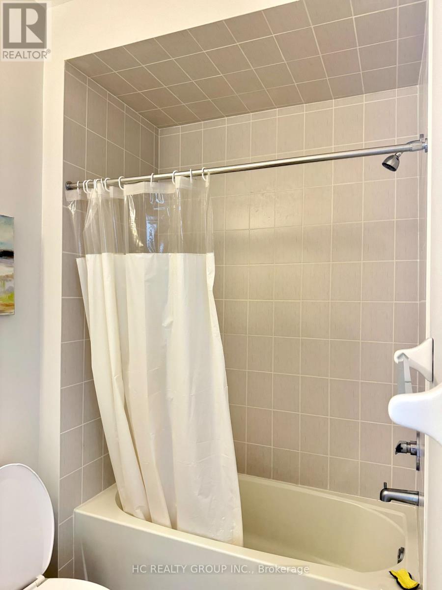 112 Robert Eaton Avenue W, Markham, ON - Indoor Photo Showing Bathroom