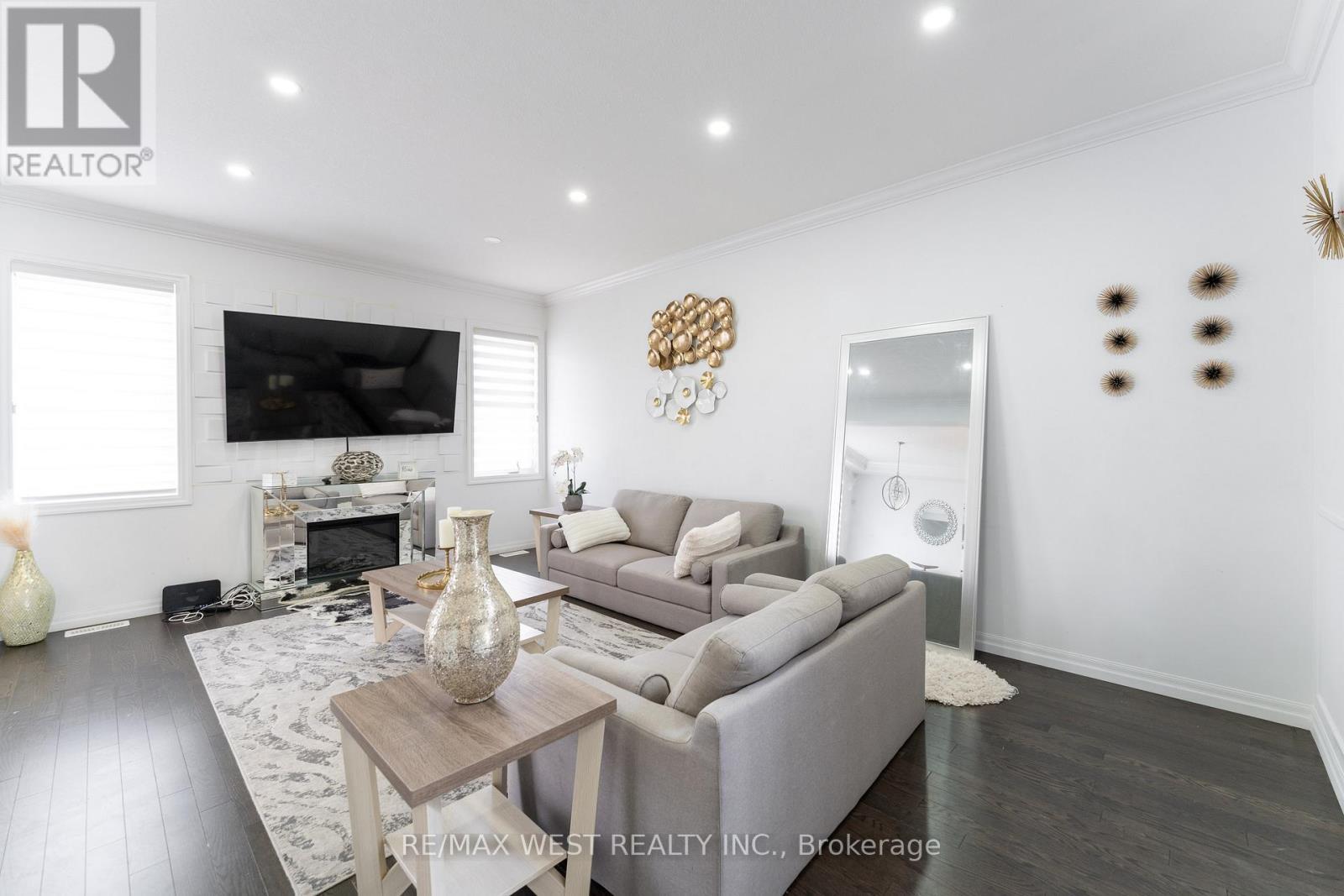 301 Freure Drive, Cambridge, ON - Indoor Photo Showing Living Room With Fireplace