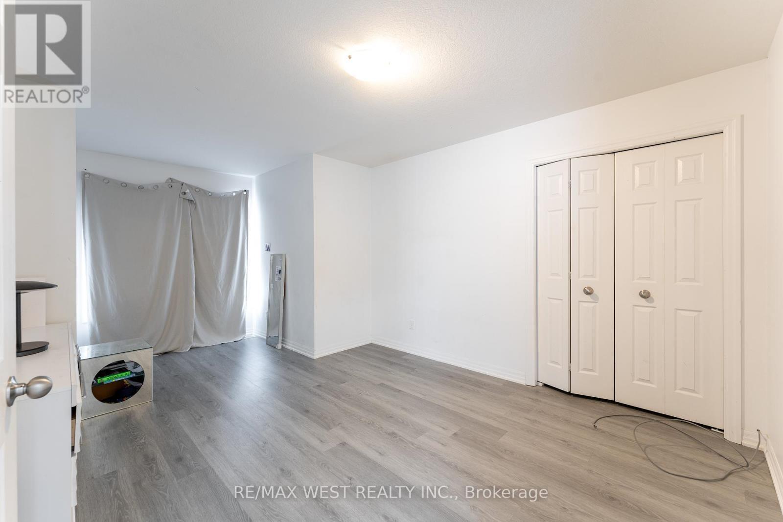 301 Freure Drive, Cambridge, ON - Indoor Photo Showing Other Room