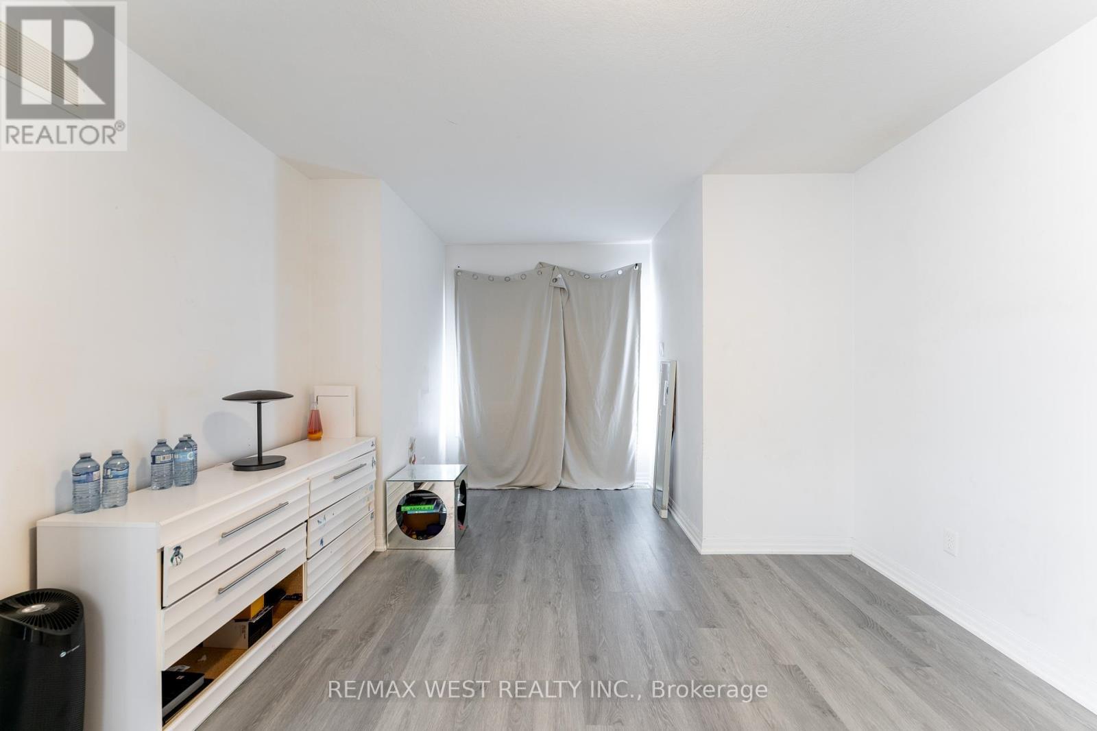 301 Freure Drive, Cambridge, ON - Indoor Photo Showing Other Room