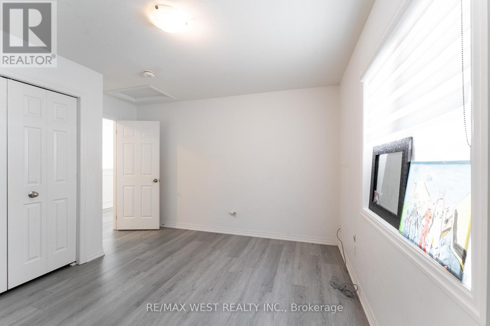 301 Freure Drive, Cambridge, ON - Indoor Photo Showing Other Room