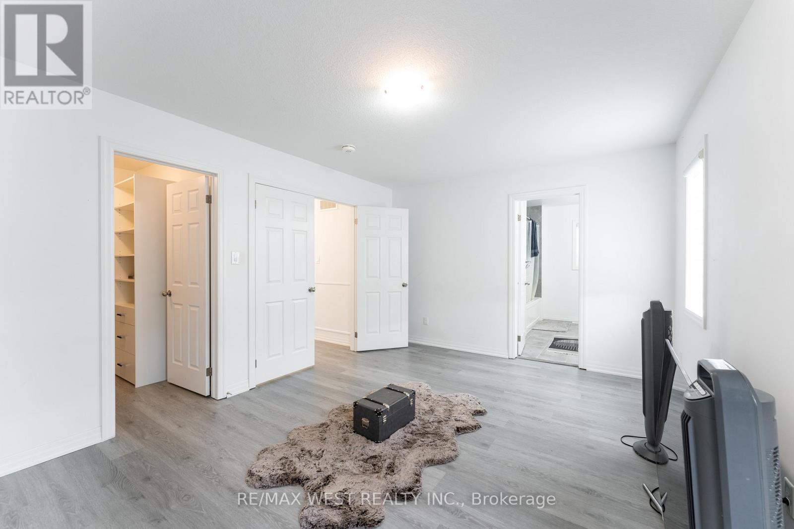 301 Freure Drive, Cambridge, ON - Indoor Photo Showing Other Room