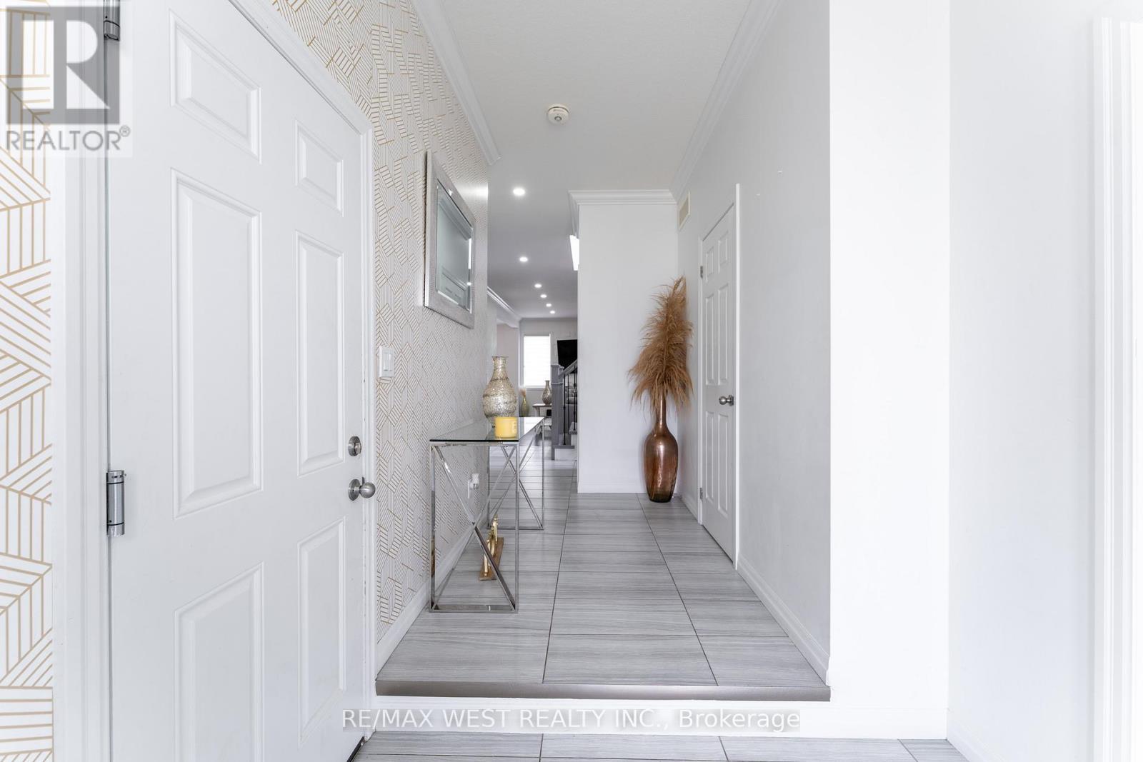 301 Freure Drive, Cambridge, ON - Indoor Photo Showing Other Room