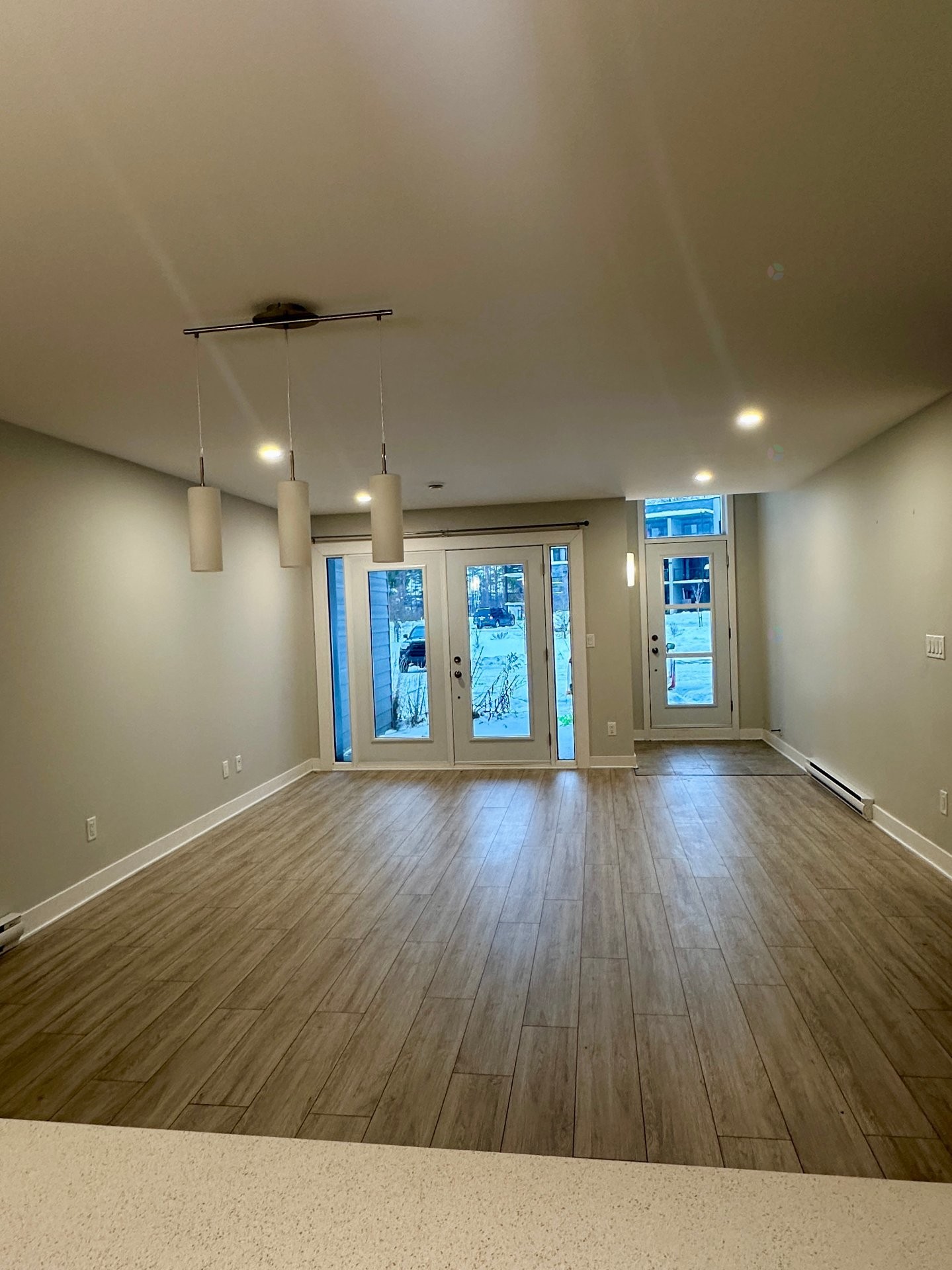 Salon - 103-70 Rue Natura, Bromont, QC - Indoor Photo Showing Other Room